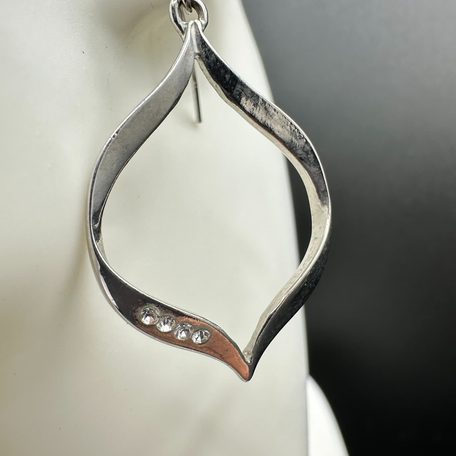 Vintage Silver Tone Open Leaf Dangle Earrings Crystal Accents Modern Style - Thumbnail 8