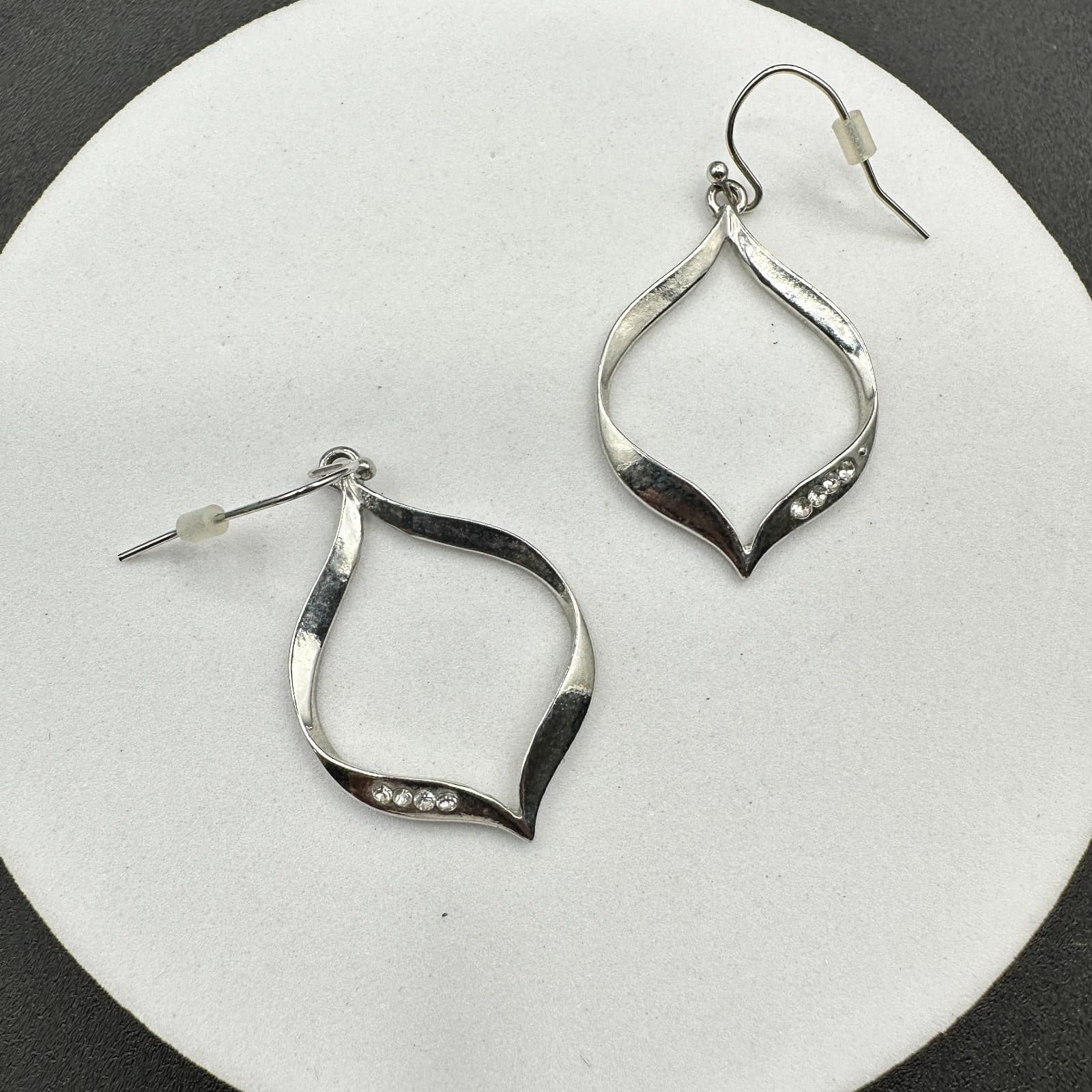 Vintage Silver Tone Open Leaf Dangle Earrings Crystal Accents Modern Style - Thumbnail 10