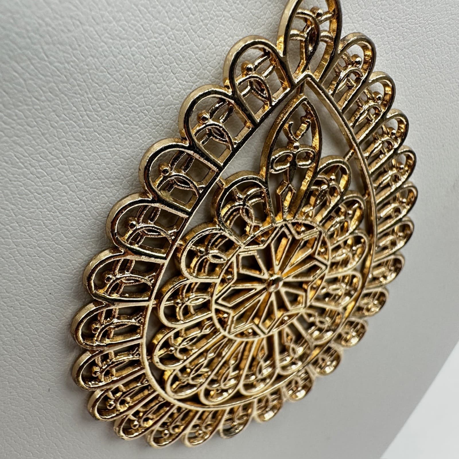 Vintage Gold Tone Filigree Teardrop Pendant Necklace Lobster Clasp Boho Jewelry - Thumbnail 8