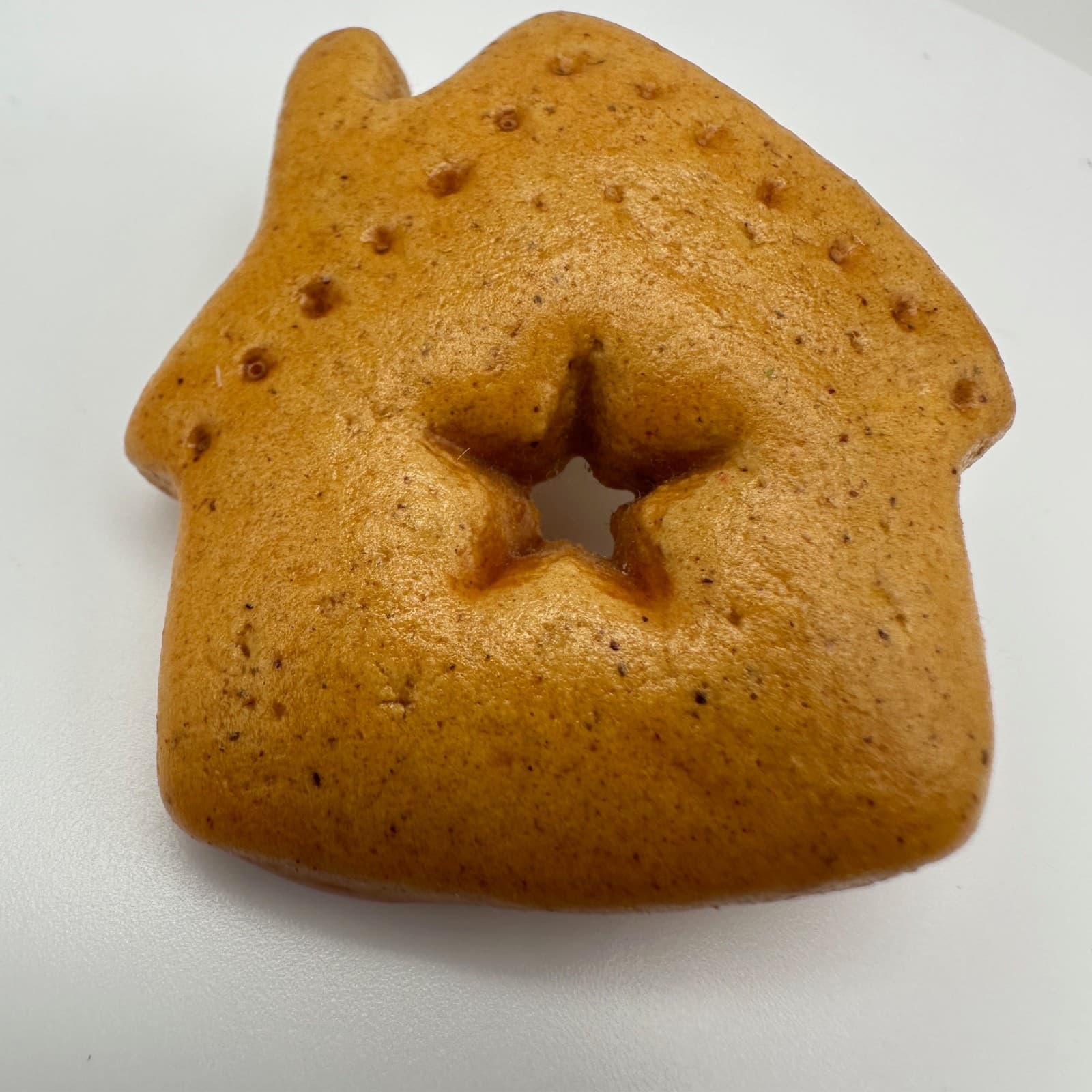 Vintage 90s Gingerbread House Brooch Pin Star Cutout Retro Women's Jewelry - Thumbnail 2