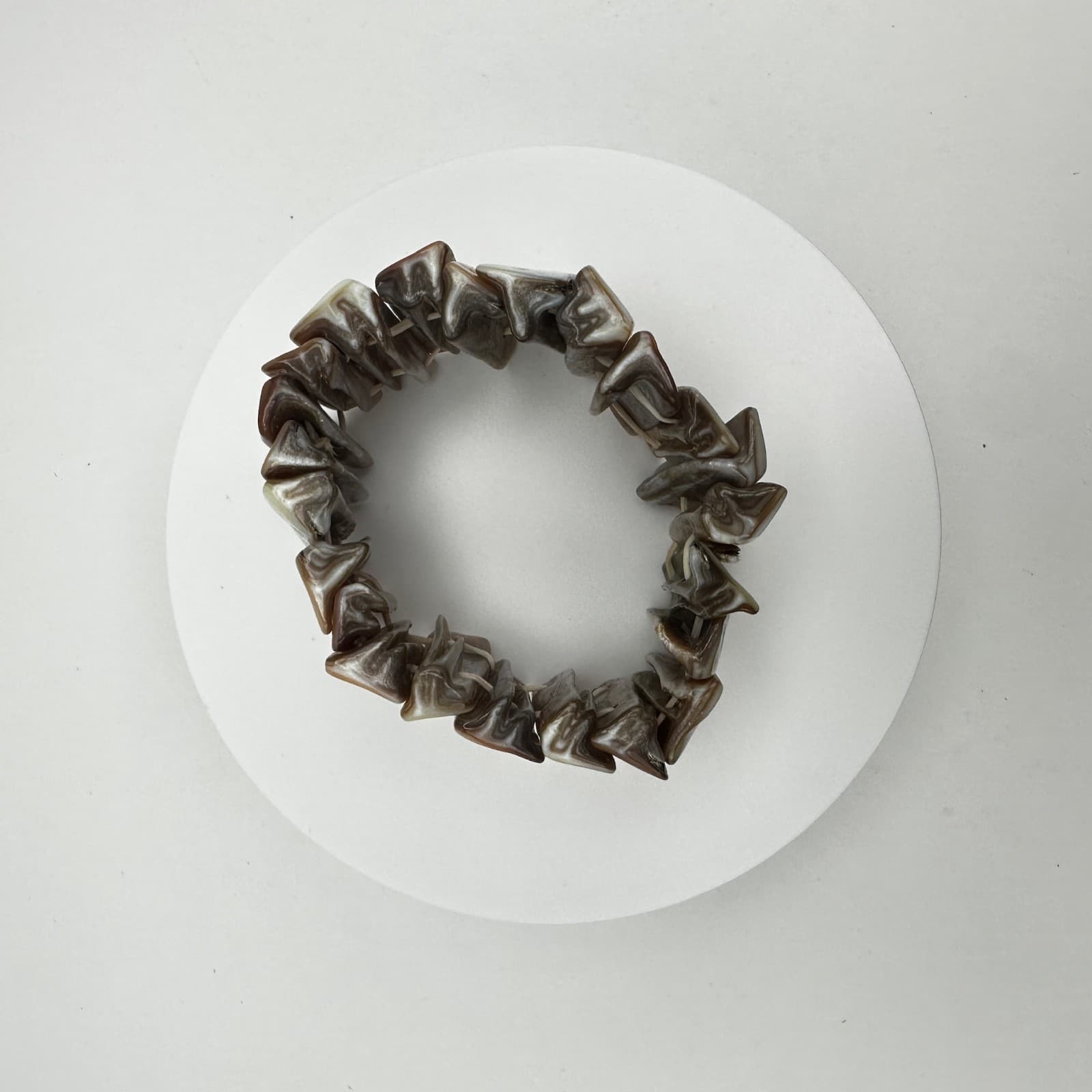 Vintage Y2K Mother of Pearl Shell Stretch Bracelet Iridescent Chunky Jewelry - Thumbnail 2