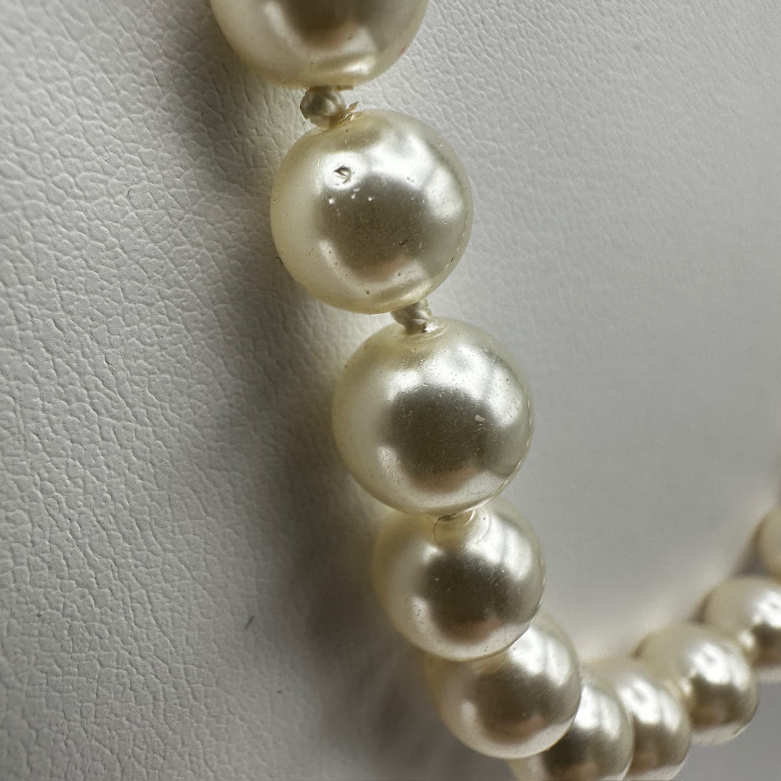 Vintage 90s Faux Pearl Strand Necklace Ornate Brass Filigree Clasp Jewelry - Thumbnail 6
