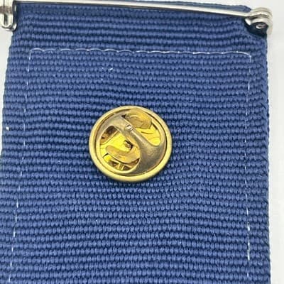 Vintage Girl Scout WAGGGS Blue Ribbon Badge Trefoil Pin Enamel World Association - Thumbnail 5