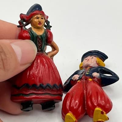 Vintage Dutch Boy Girl Hand Painted Brooch Pin Set Red Blue Costume Jewelry Pair - Thumbnail 4
