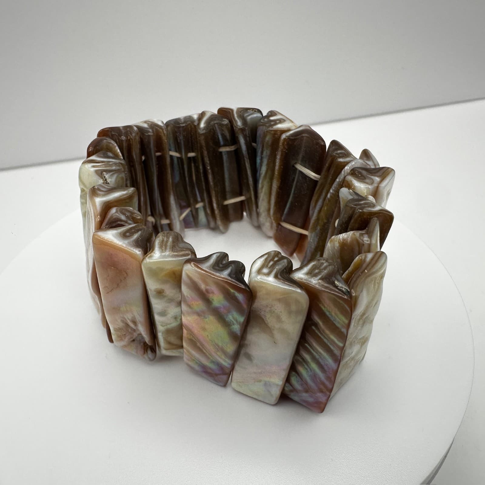 Vintage Y2K Mother of Pearl Shell Stretch Bracelet Iridescent Chunky Jewelry - Thumbnail 3