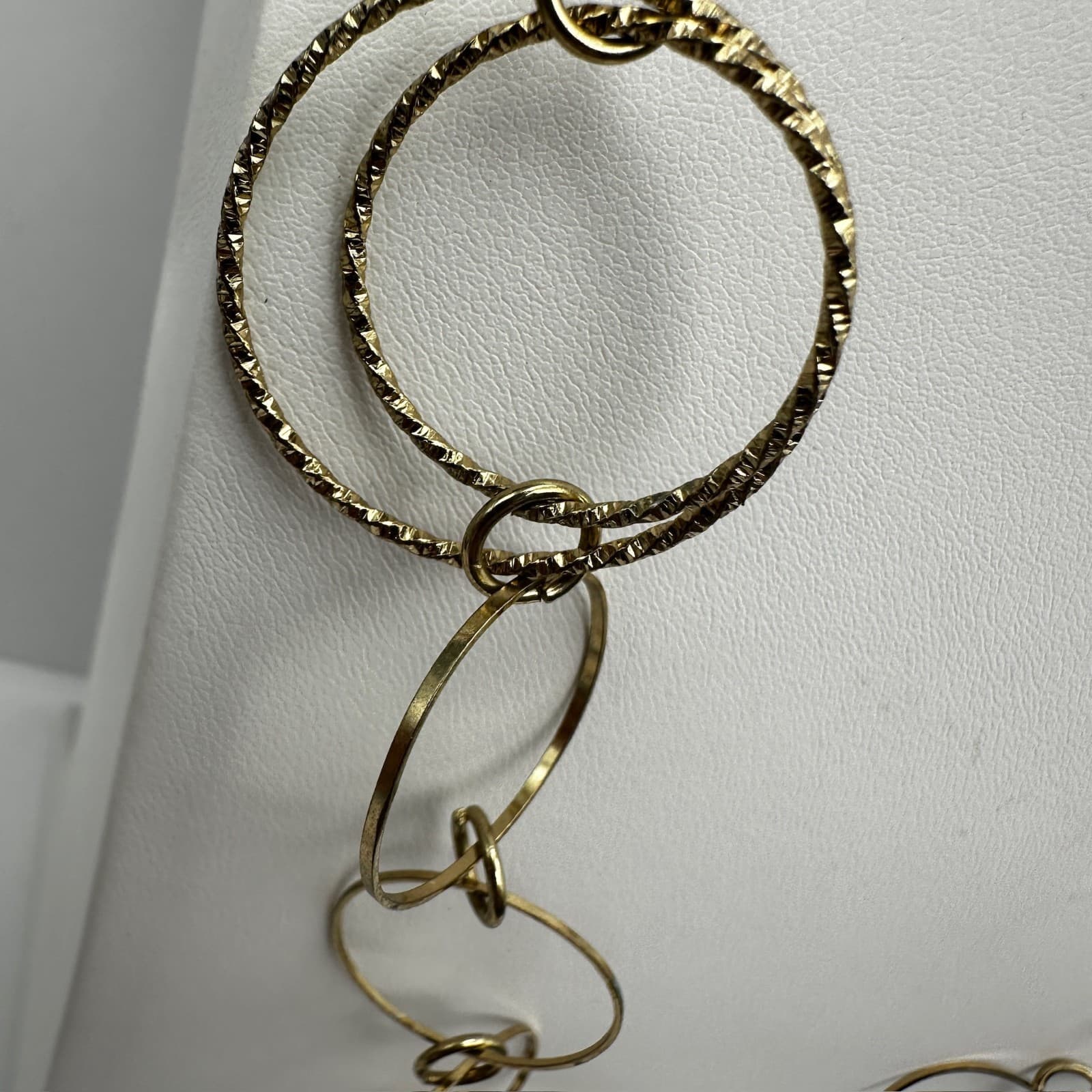 Vintage 90s Women's Gold Tone Interlocking Circle Link Statement Necklace - Thumbnail 9