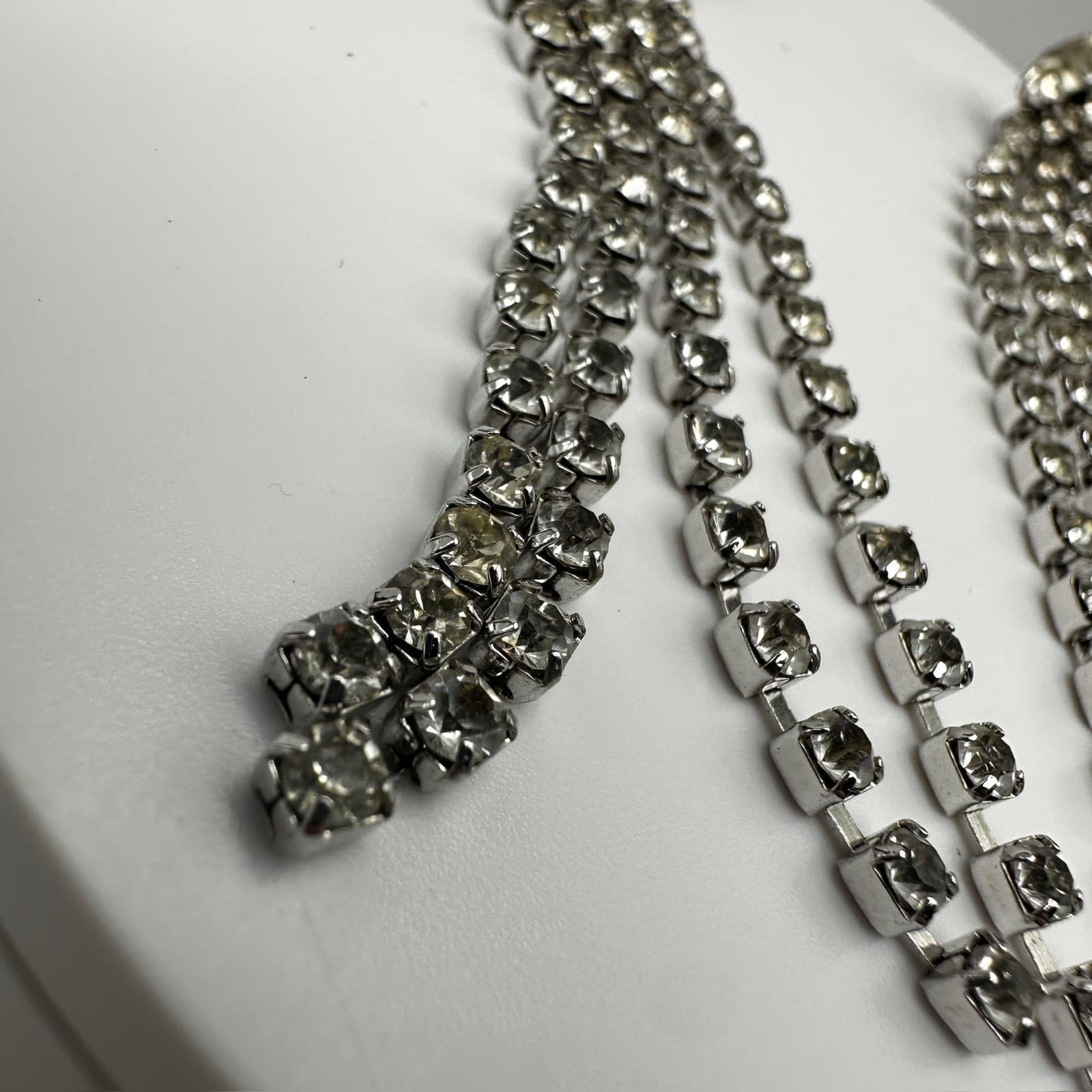 Vintage 80s Clear Rhinestone Sparkly Tassel Clip On Earrings Silver Tone Jewelry - Thumbnail 4