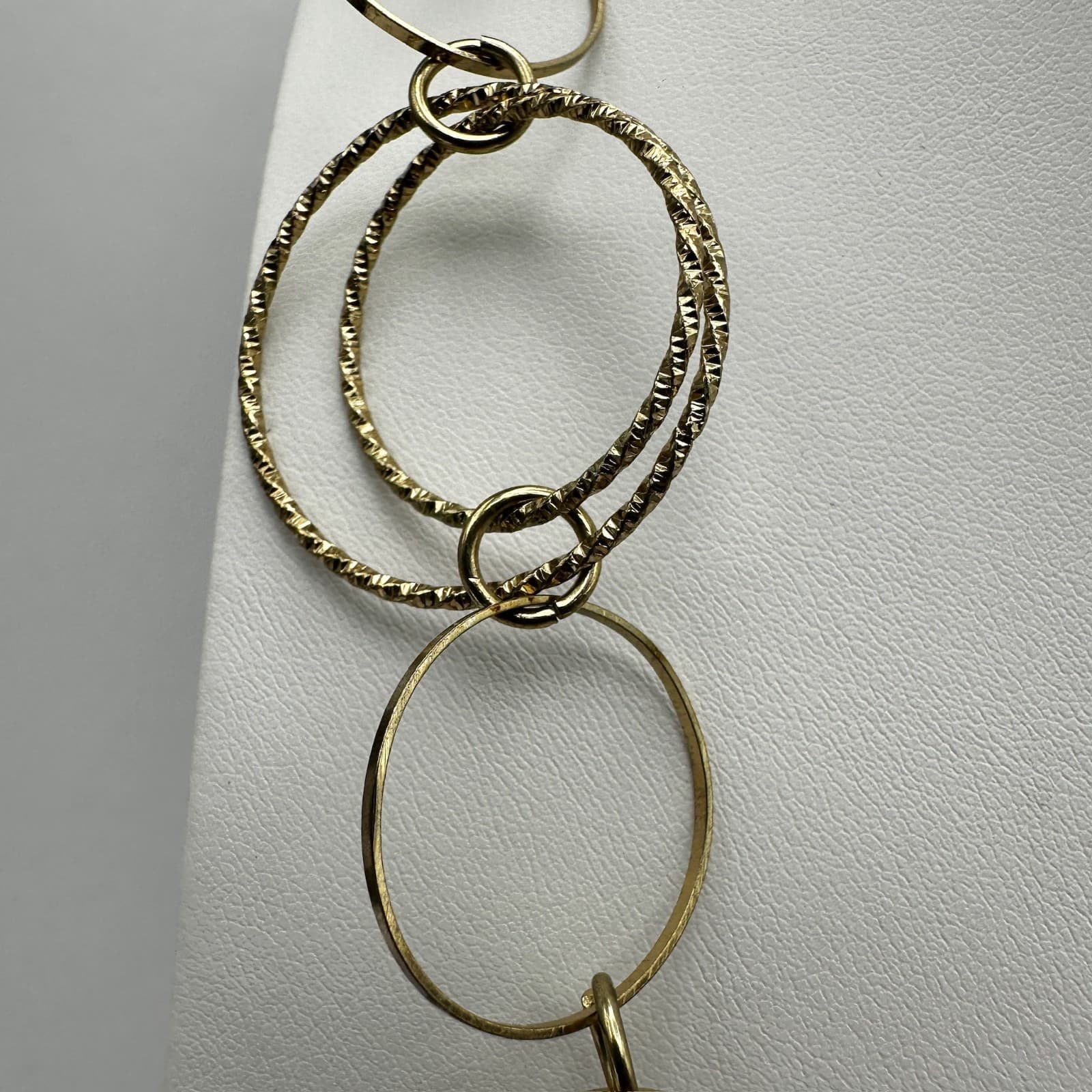 Vintage 90s Women's Gold Tone Interlocking Circle Link Statement Necklace - Thumbnail 6