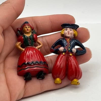 Vintage Dutch Boy Girl Hand Painted Brooch Pin Set Red Blue Costume Jewelry Pair - Thumbnail 5