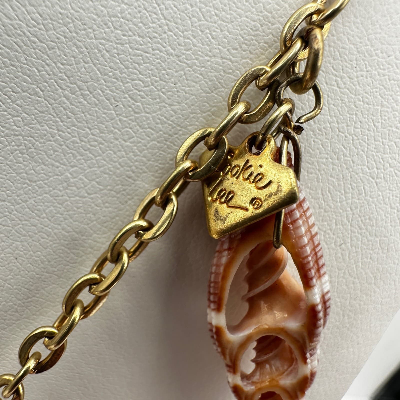 Vintage 90s cookie lee Sea Shell Charm Necklace Gold Tone Women's Jewelry - Thumbnail 8