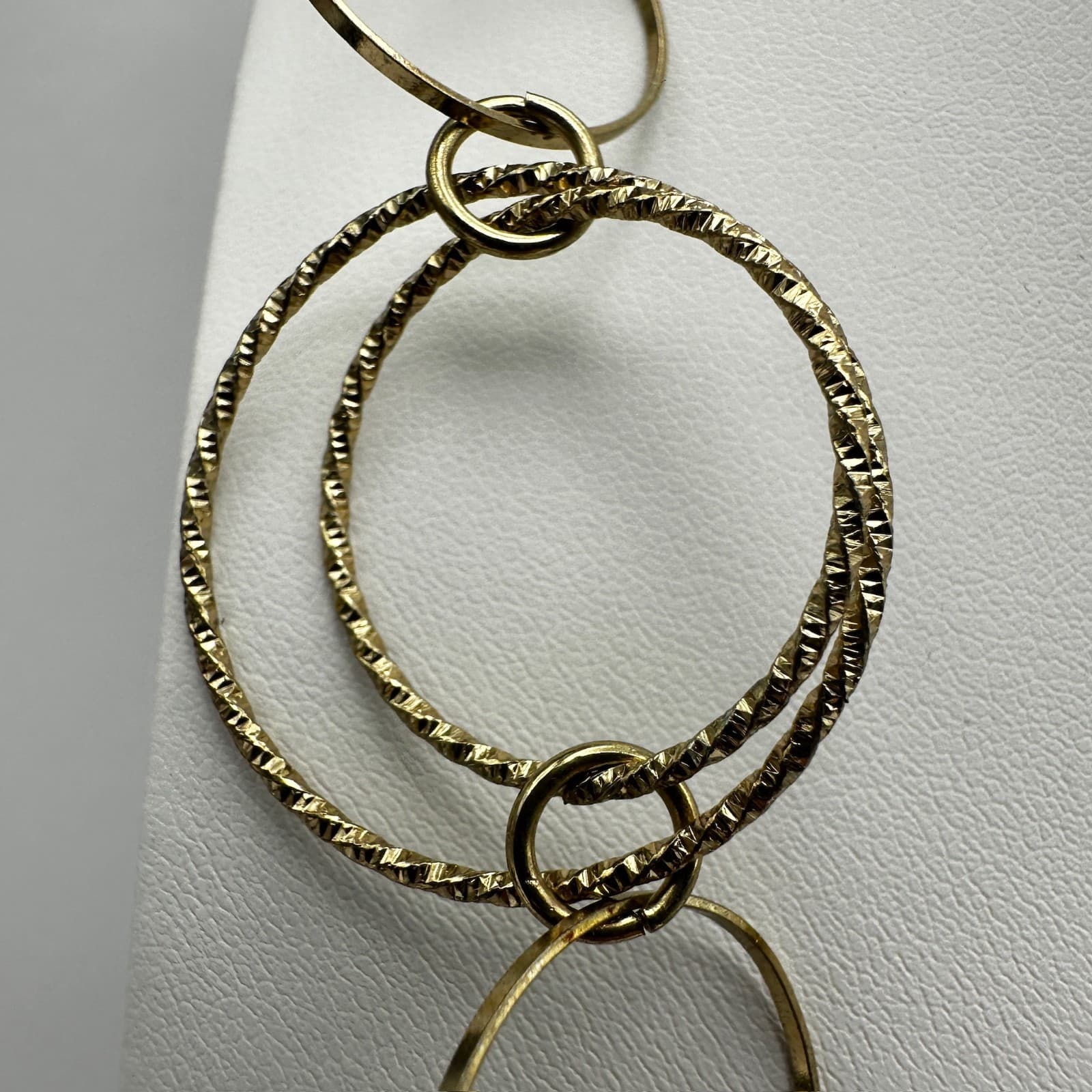 Vintage 90s Women's Gold Tone Interlocking Circle Link Statement Necklace - Thumbnail 5