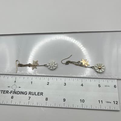 Vintage Boho Daisy Star Dangle Earring White Enamel Floral Gold Tone Tiered Drop - Thumbnail 5