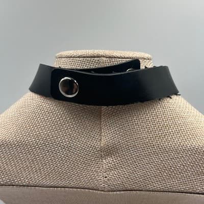 Vintage Black Leather O-Ring Choker Necklace Silver Tone Goth Punk Alt Statement - Thumbnail 4