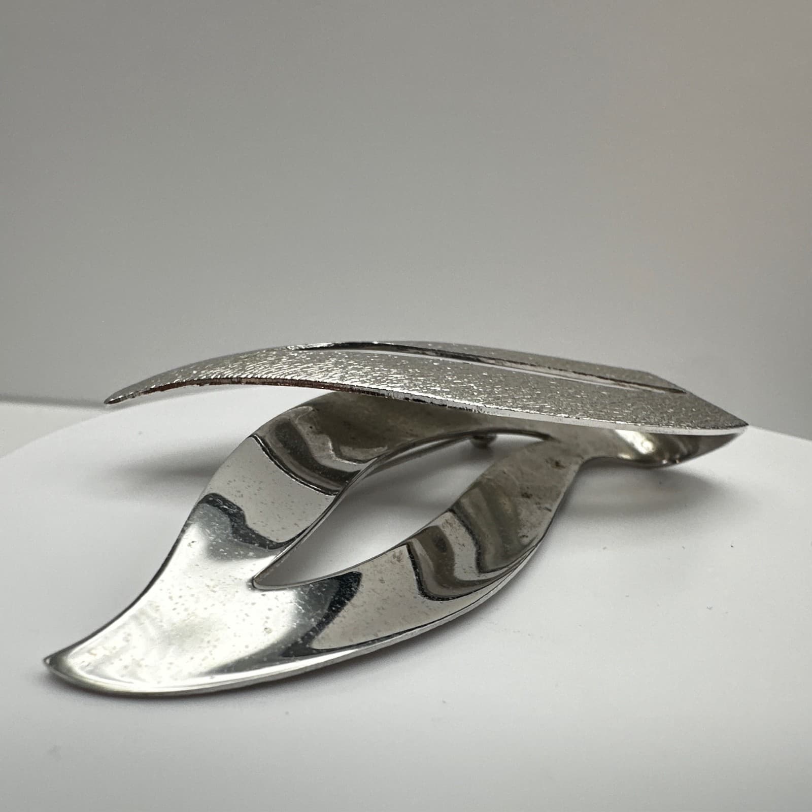 Vintage 80s Textured Abstract Leaf Brooch Pin Silver Tone Women's Jewelry - Thumbnail 4