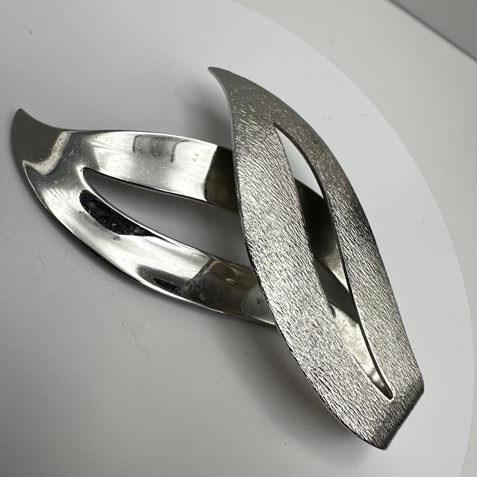 Vintage 80s Textured Abstract Leaf Brooch Pin Silver Tone Women's Jewelry - Thumbnail 2