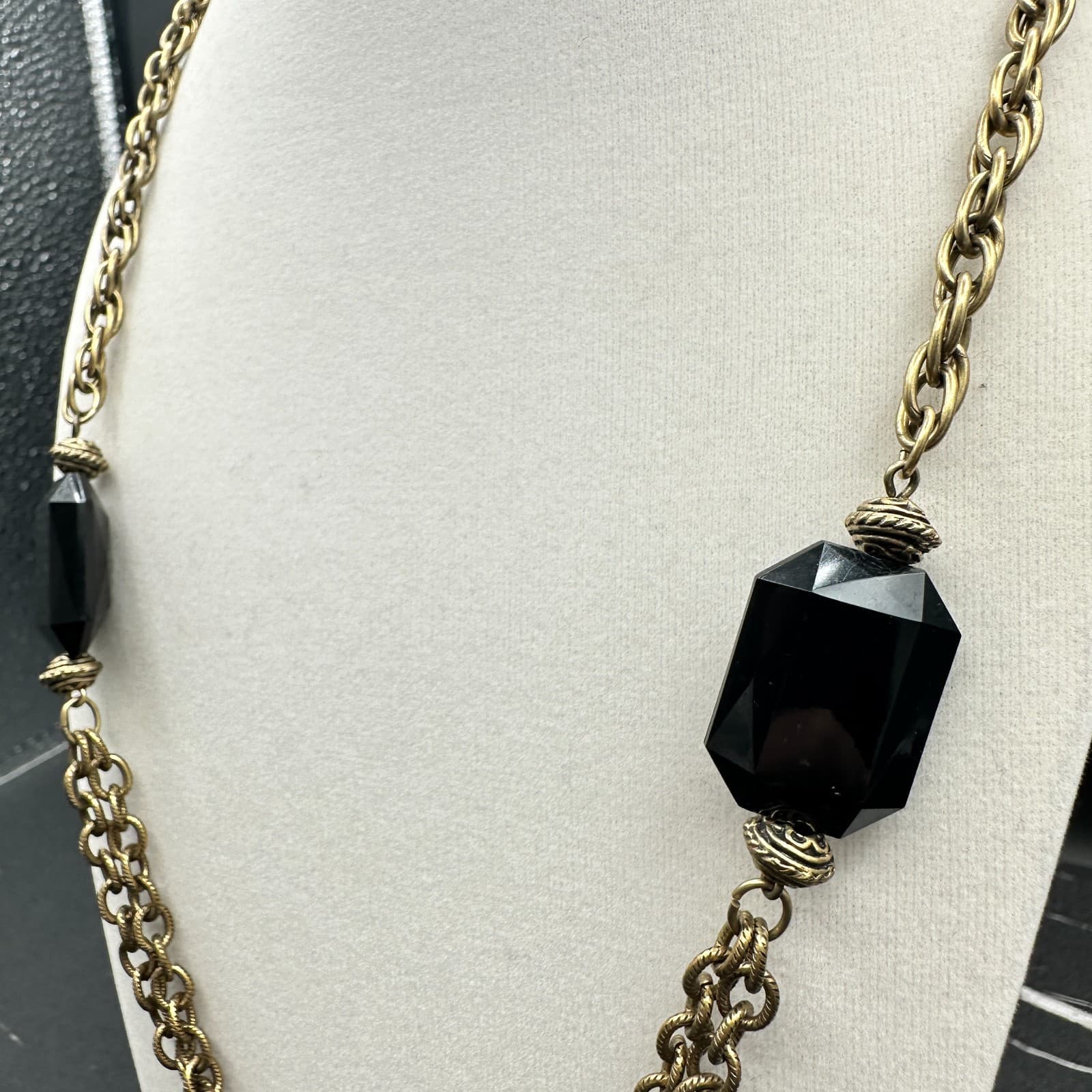 Vintage 90s Brass Tone Black Faceted Stone Long Statement Necklace Jewelry - Thumbnail 4