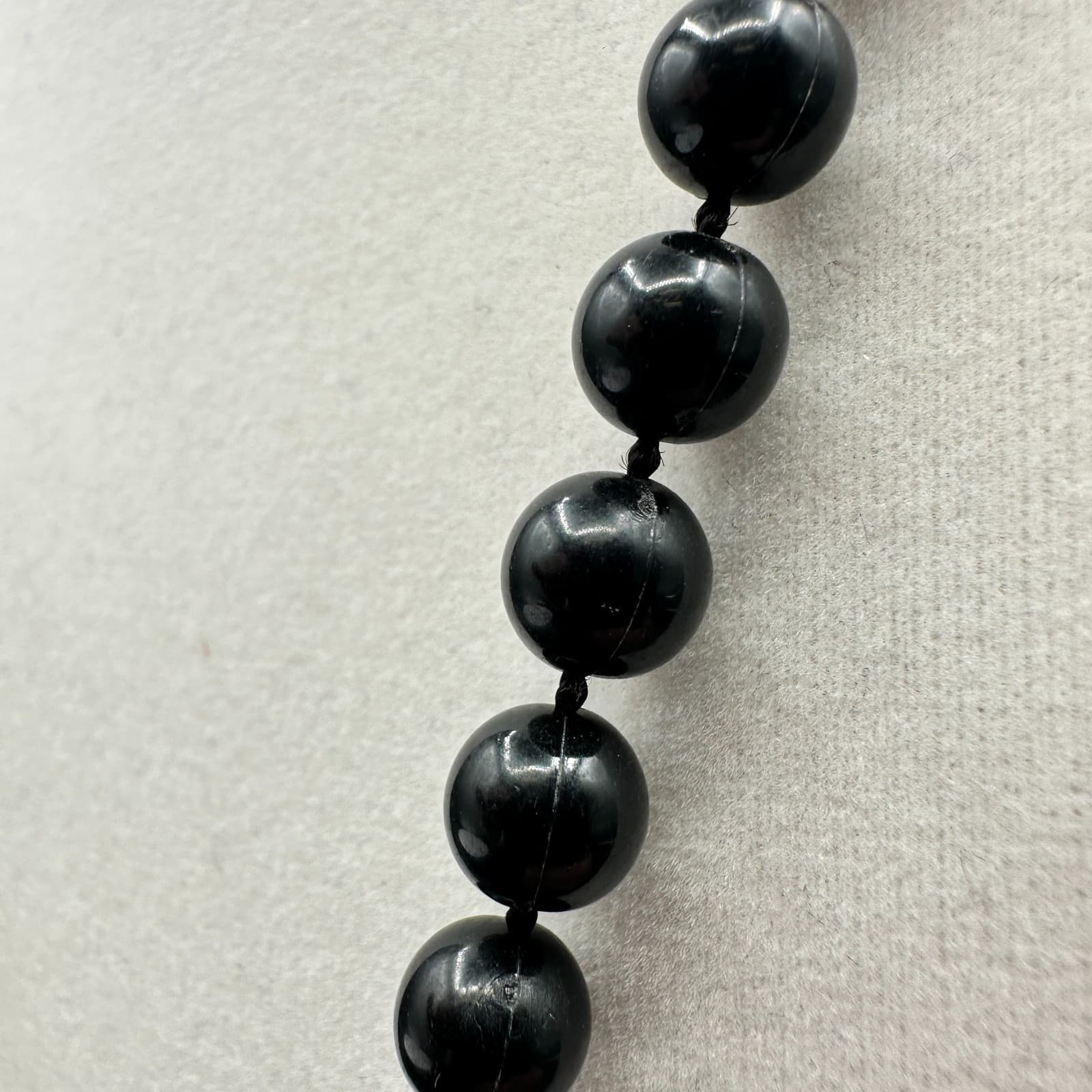 VTG 90s Black Beaded Necklace Strand Gold Tone Art Deco Clasp Flapper Style - Thumbnail 7