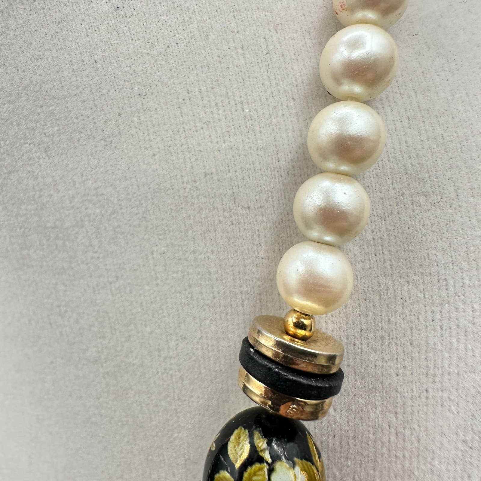 VTG Faux Pearl Necklace Black Hand Painted Floral Beads Gold Tone 14.5 in Choker - Thumbnail 7