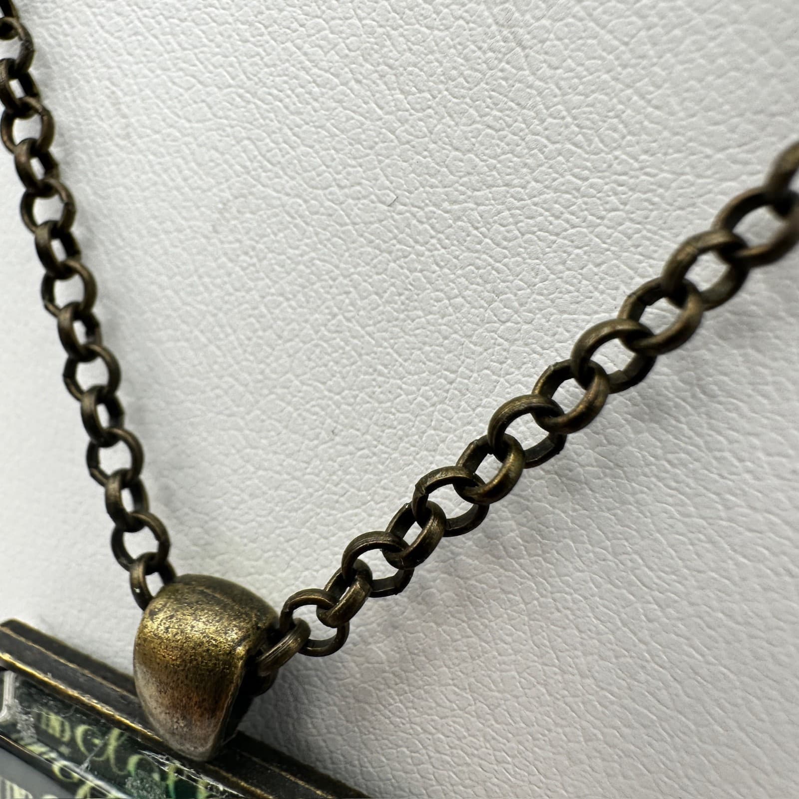 Vintage 90s Proverbs 31:25 Square Glass Pendant Necklace Bronze Tone Faith - Thumbnail 9