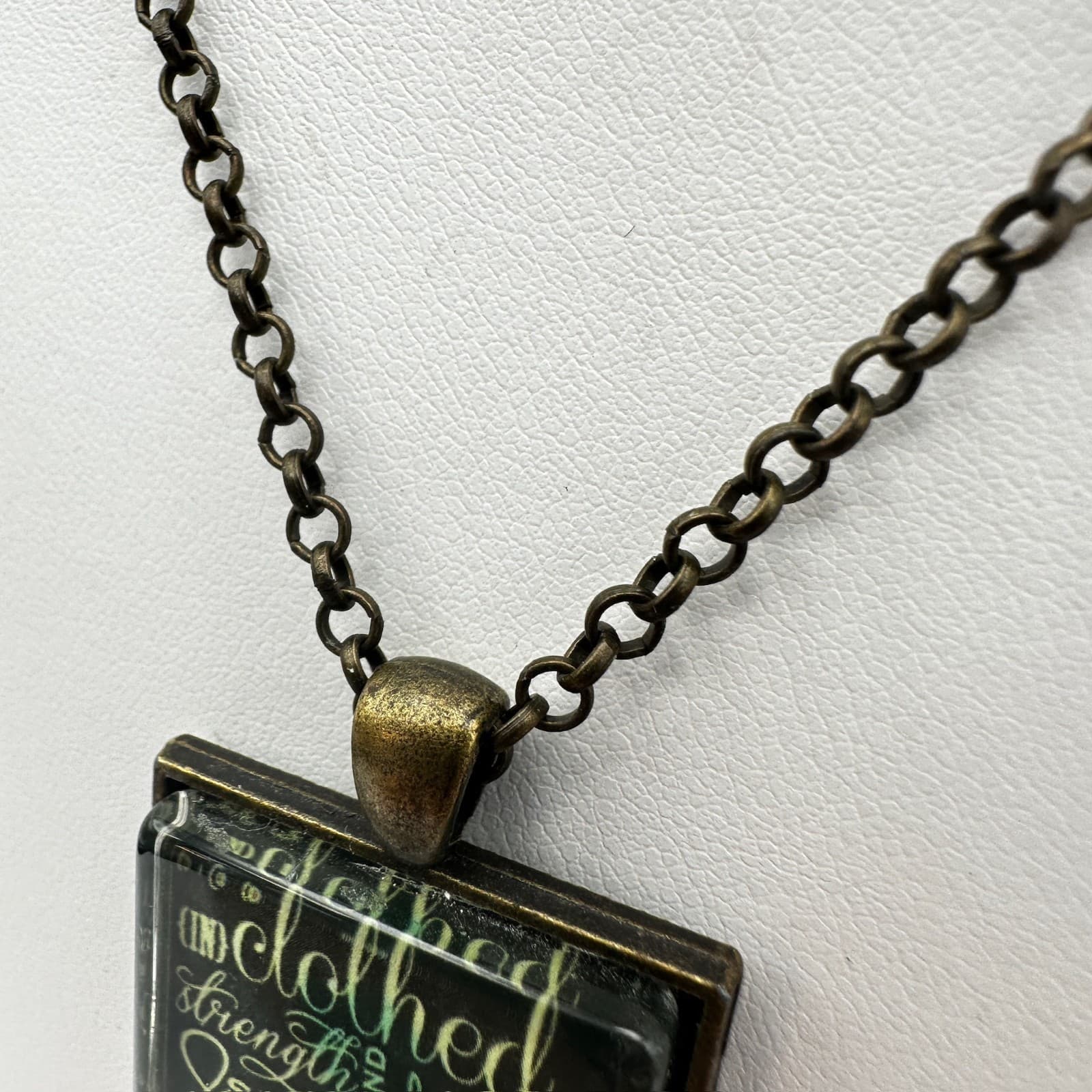 Vintage 90s Proverbs 31:25 Square Glass Pendant Necklace Bronze Tone Faith - Thumbnail 8