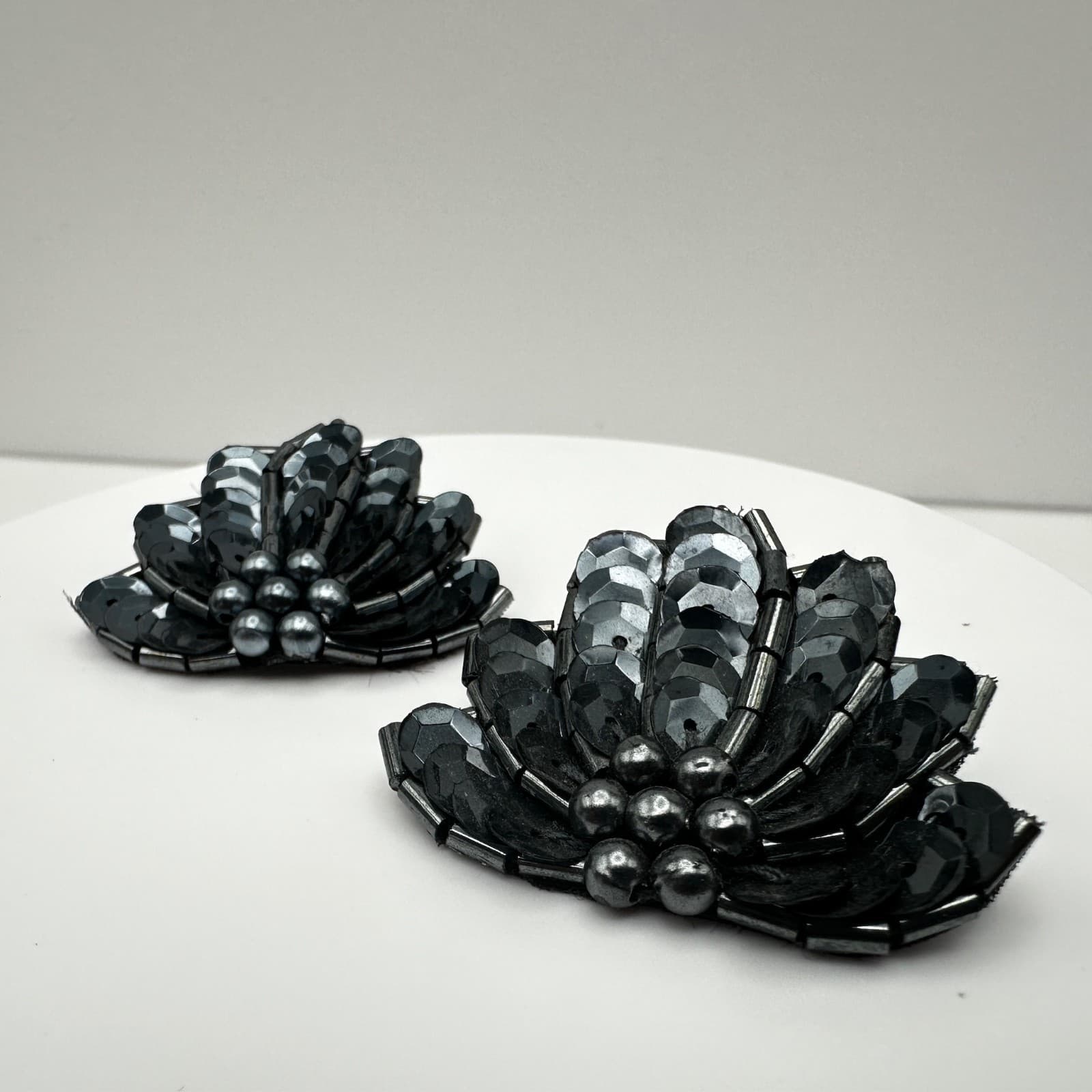 Vintage 80s Black Beaded Sequin Statement Floral Earrings Women's Jewelry - Thumbnail 11