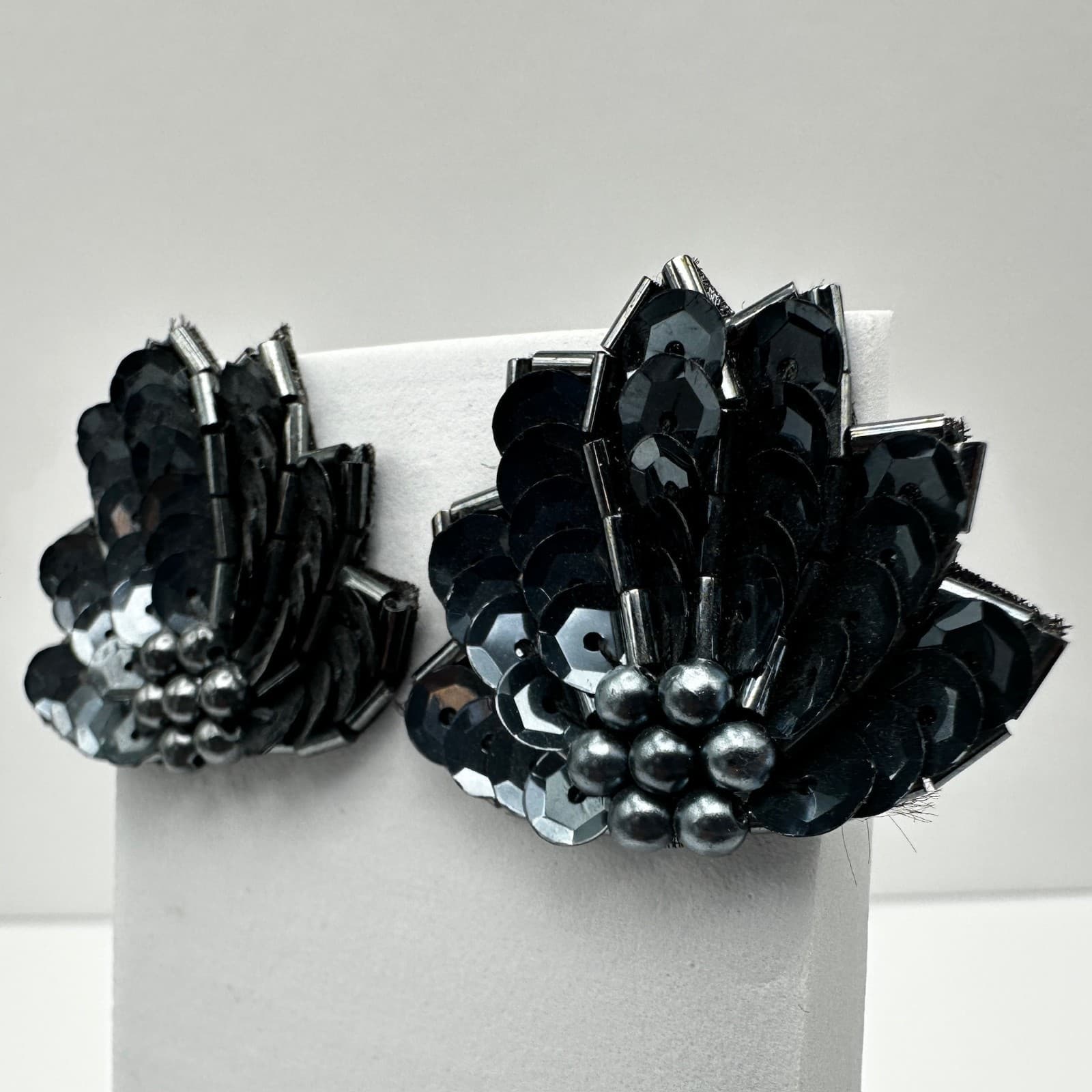 Vintage 80s Black Beaded Sequin Statement Floral Earrings Women's Jewelry - Thumbnail 5