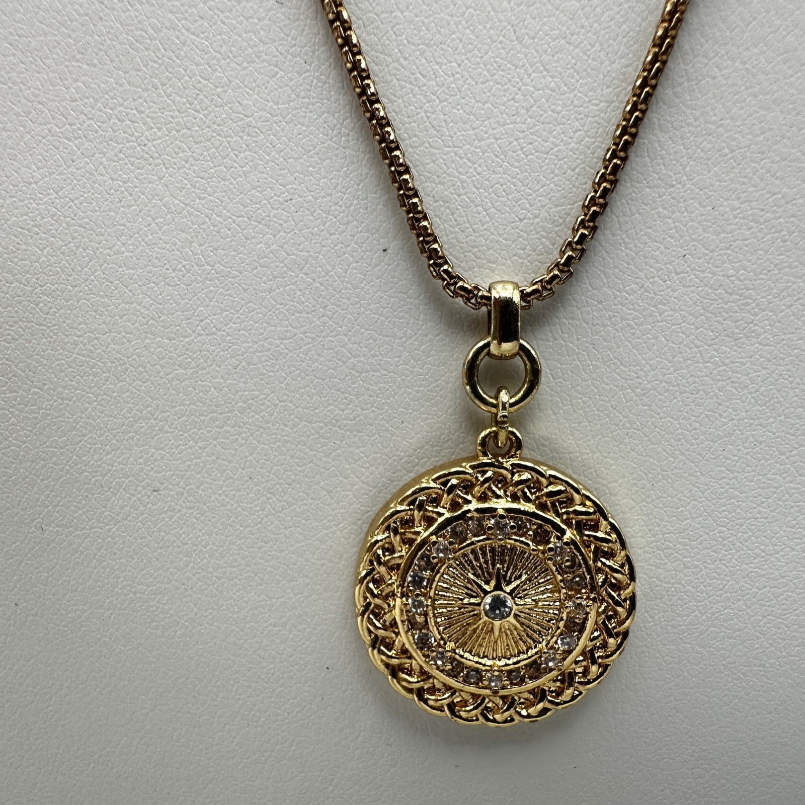 Vintage 90s Express Gold Tone Layered Necklace Compass Medallion Chunky Link - Thumbnail 3