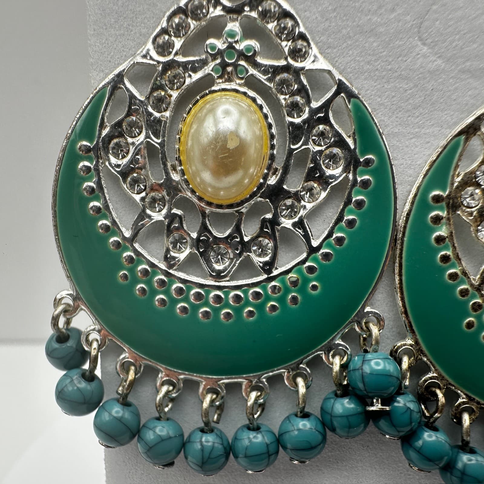 Vintage 90s Green Enamel Dangle Earrings Faux Pearl Silver Tone Women's Jewelry - Thumbnail 3