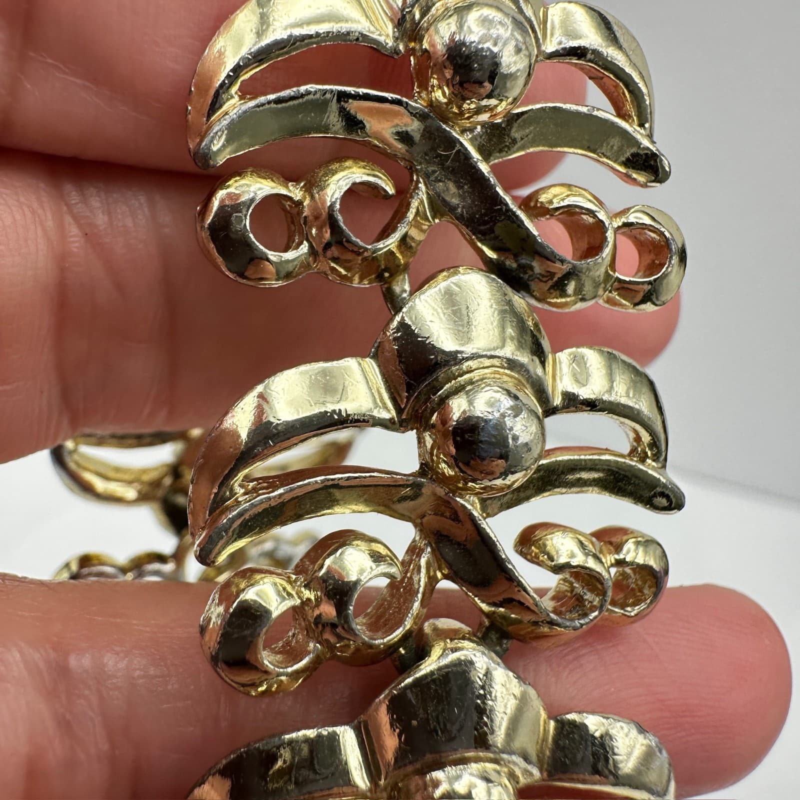 Vintage 80s Gold Tone Fleur De Lis Scroll Link Bracelet Women's Jewelry - Thumbnail 7