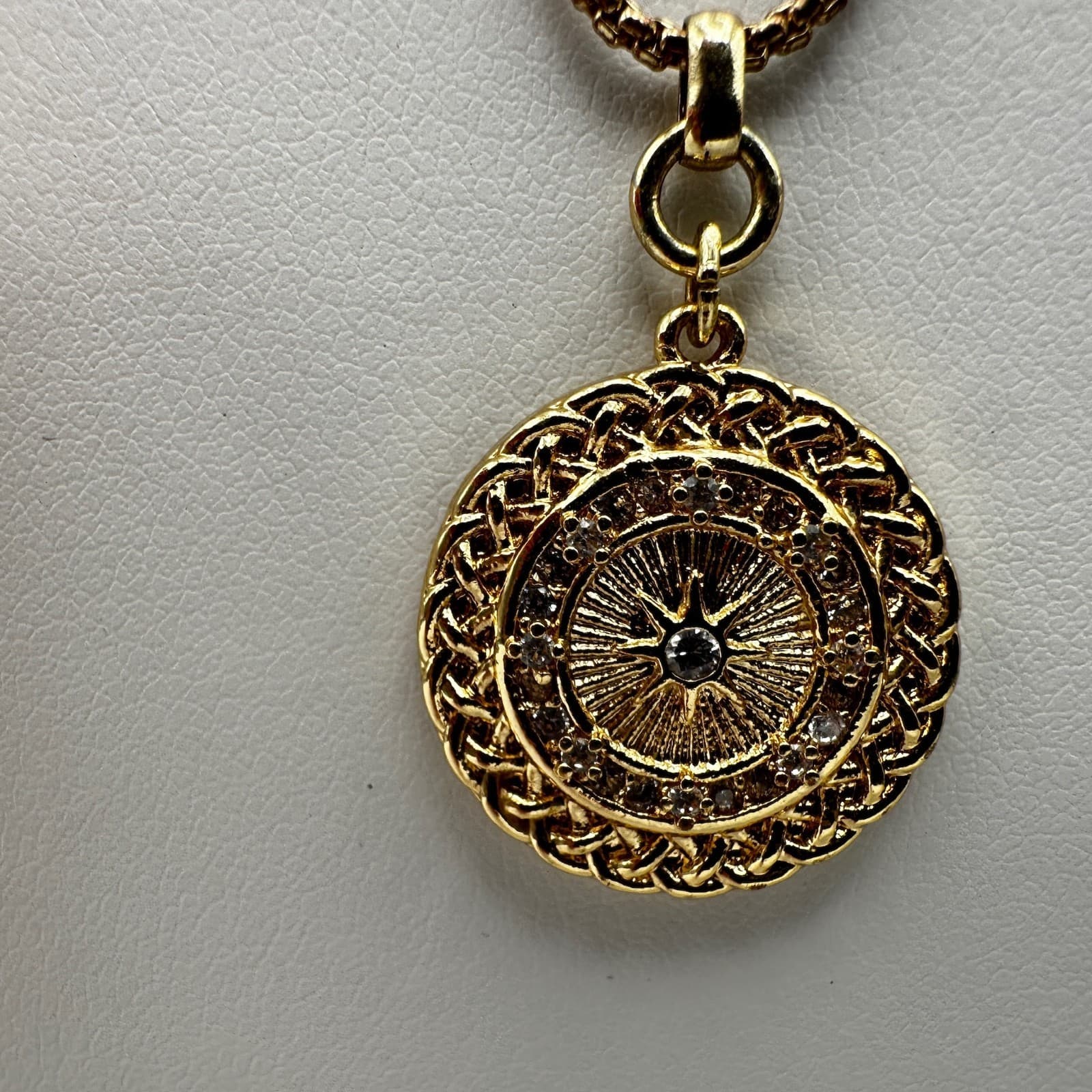Vintage 90s Express Gold Tone Layered Necklace Compass Medallion Chunky Link - Thumbnail 2