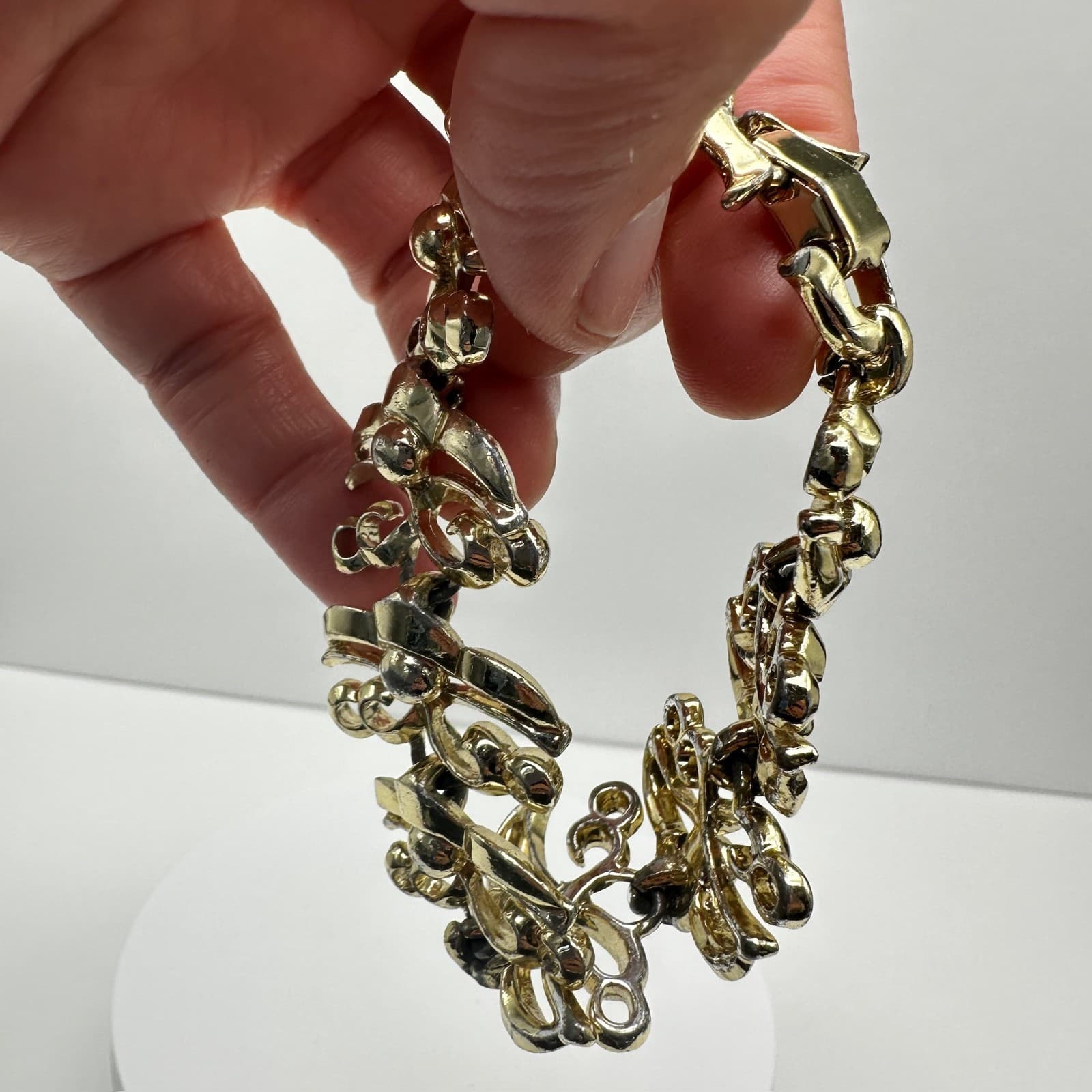 Vintage 80s Gold Tone Fleur De Lis Scroll Link Bracelet Women's Jewelry - Thumbnail 9