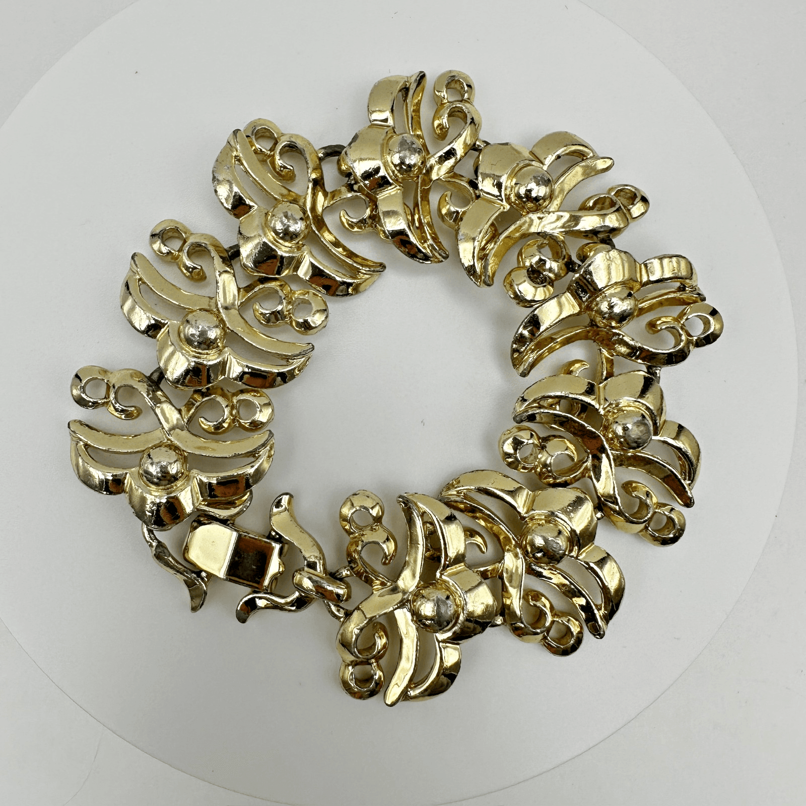 Vintage 80s Gold Tone Fleur De Lis Scroll Link Bracelet Women's Jewelry - Thumbnail 2