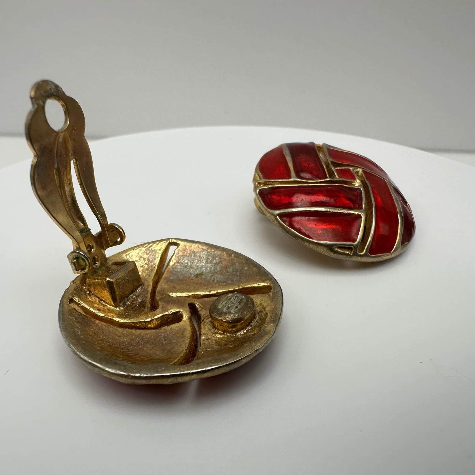 Vintage 80s Red Enamel Gold Tone Round Earrings Geometric Statement Jewelry - Thumbnail 9