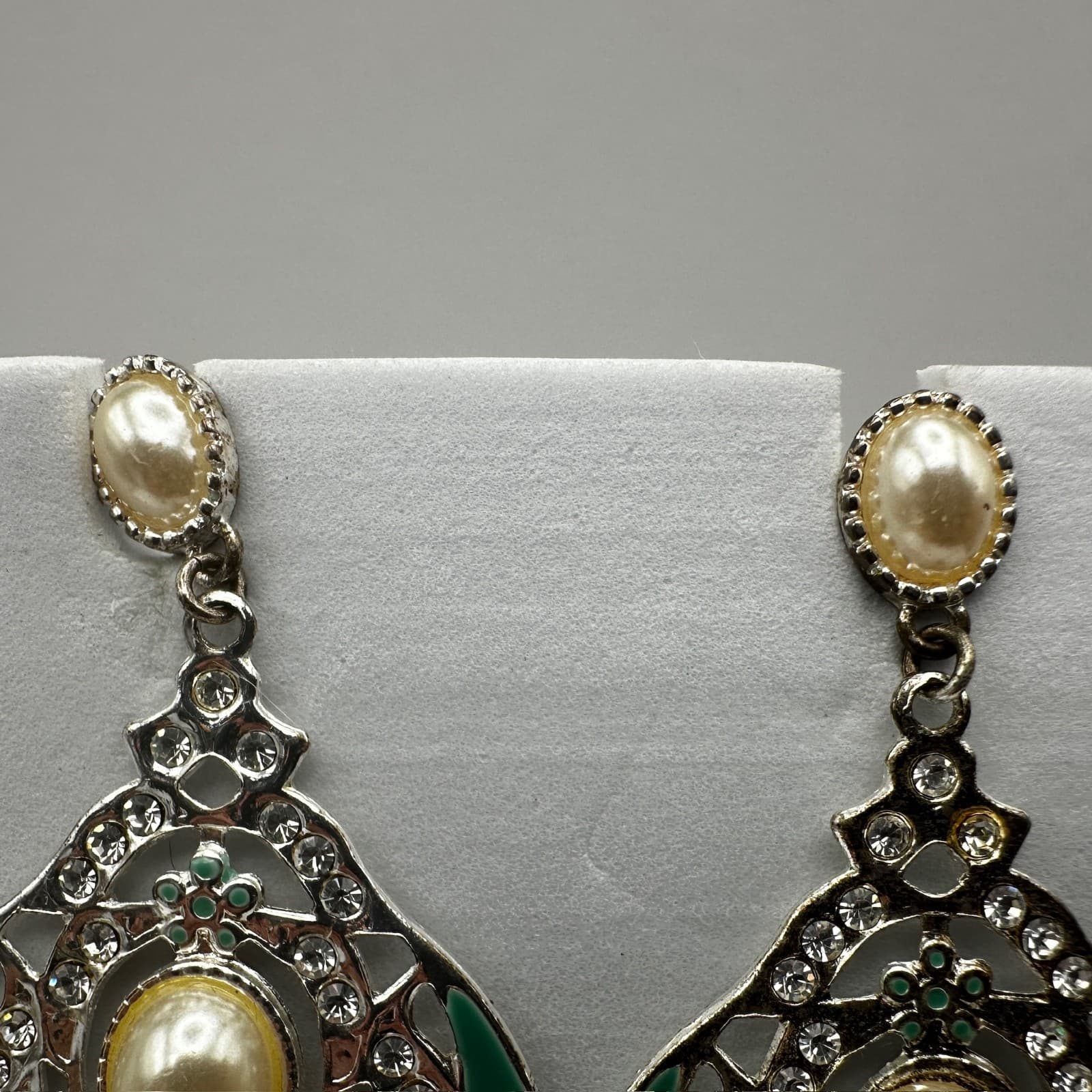 Vintage 90s Green Enamel Dangle Earrings Faux Pearl Silver Tone Women's Jewelry - Thumbnail 5