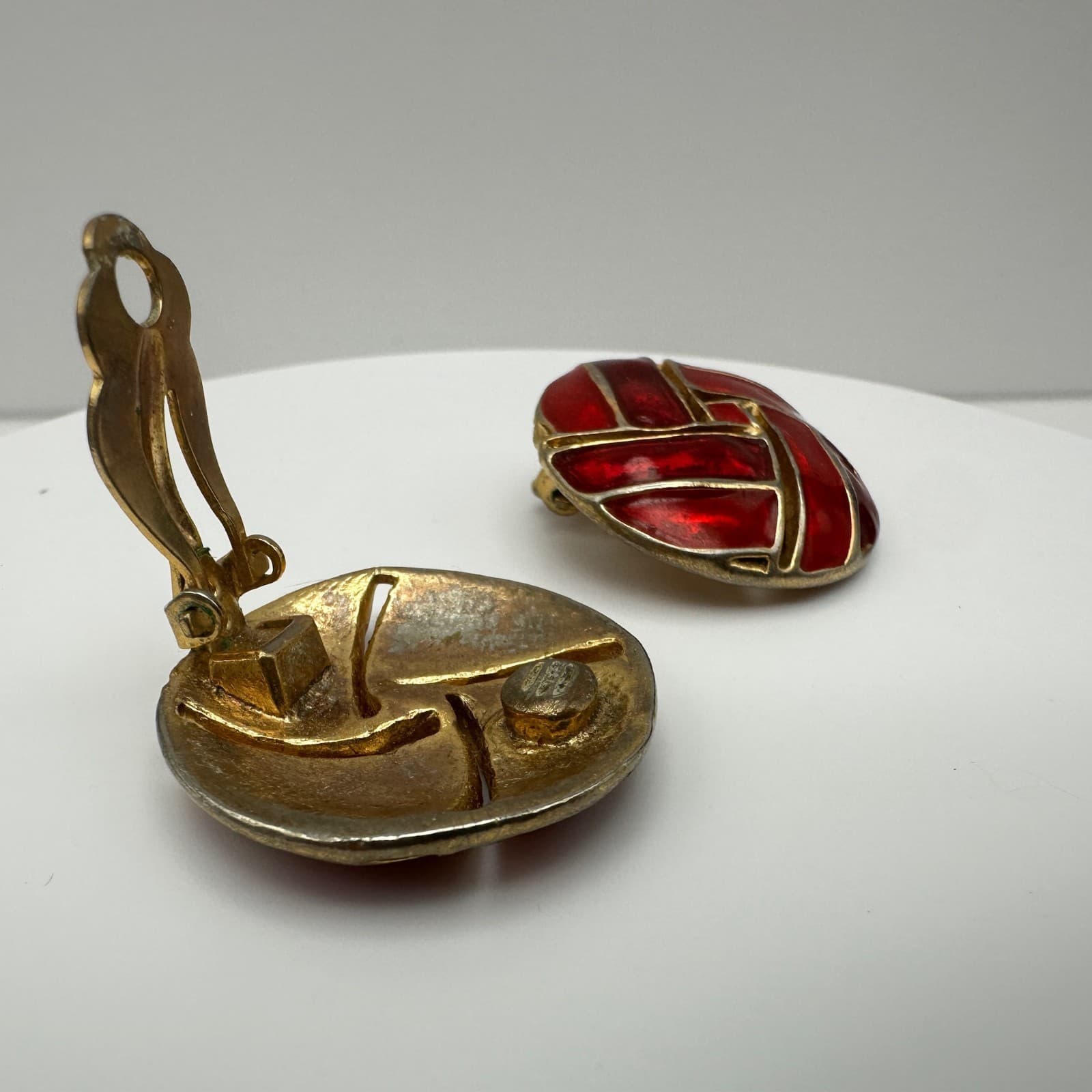 Vintage 80s Red Enamel Gold Tone Round Earrings Geometric Statement Jewelry - Thumbnail 8