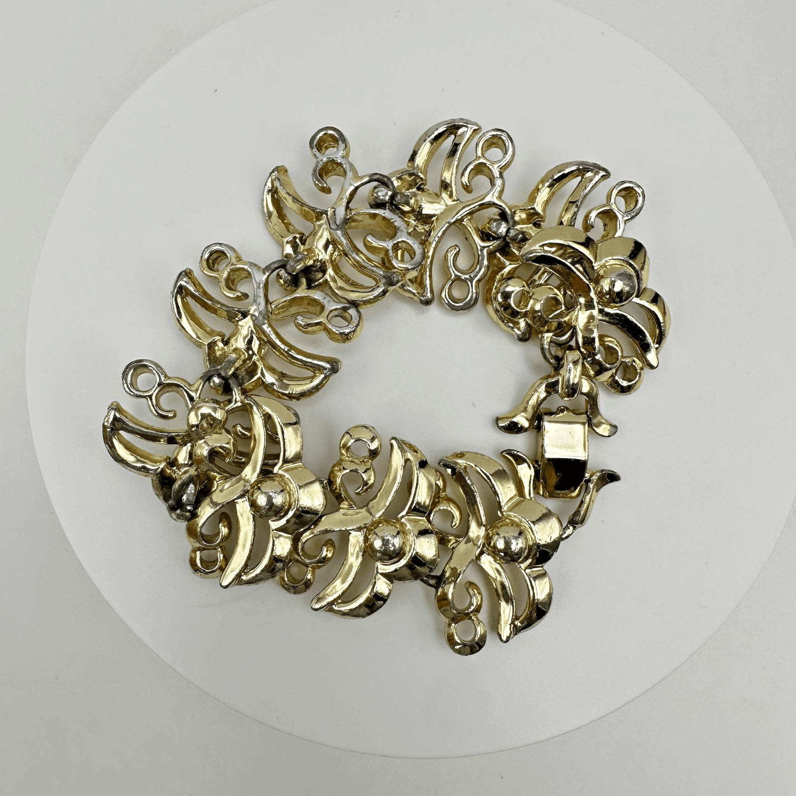 Vintage 80s Gold Tone Fleur De Lis Scroll Link Bracelet Women's Jewelry - Image 1