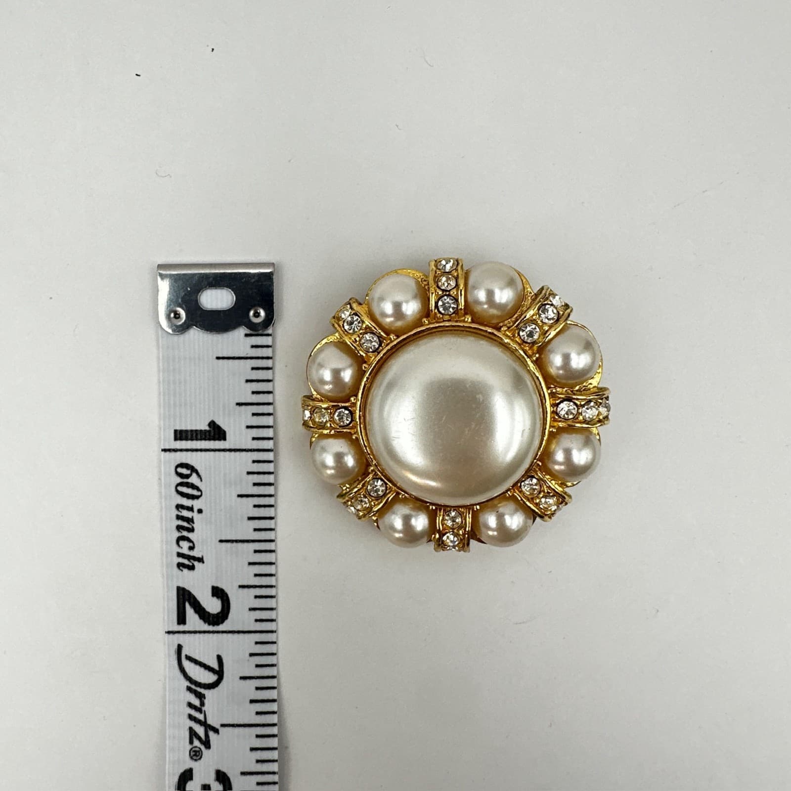 Vintage 90s Gold Tone Faux Pearl Rhinestone Halo Round Brooch Pin Jewelry - Thumbnail 11