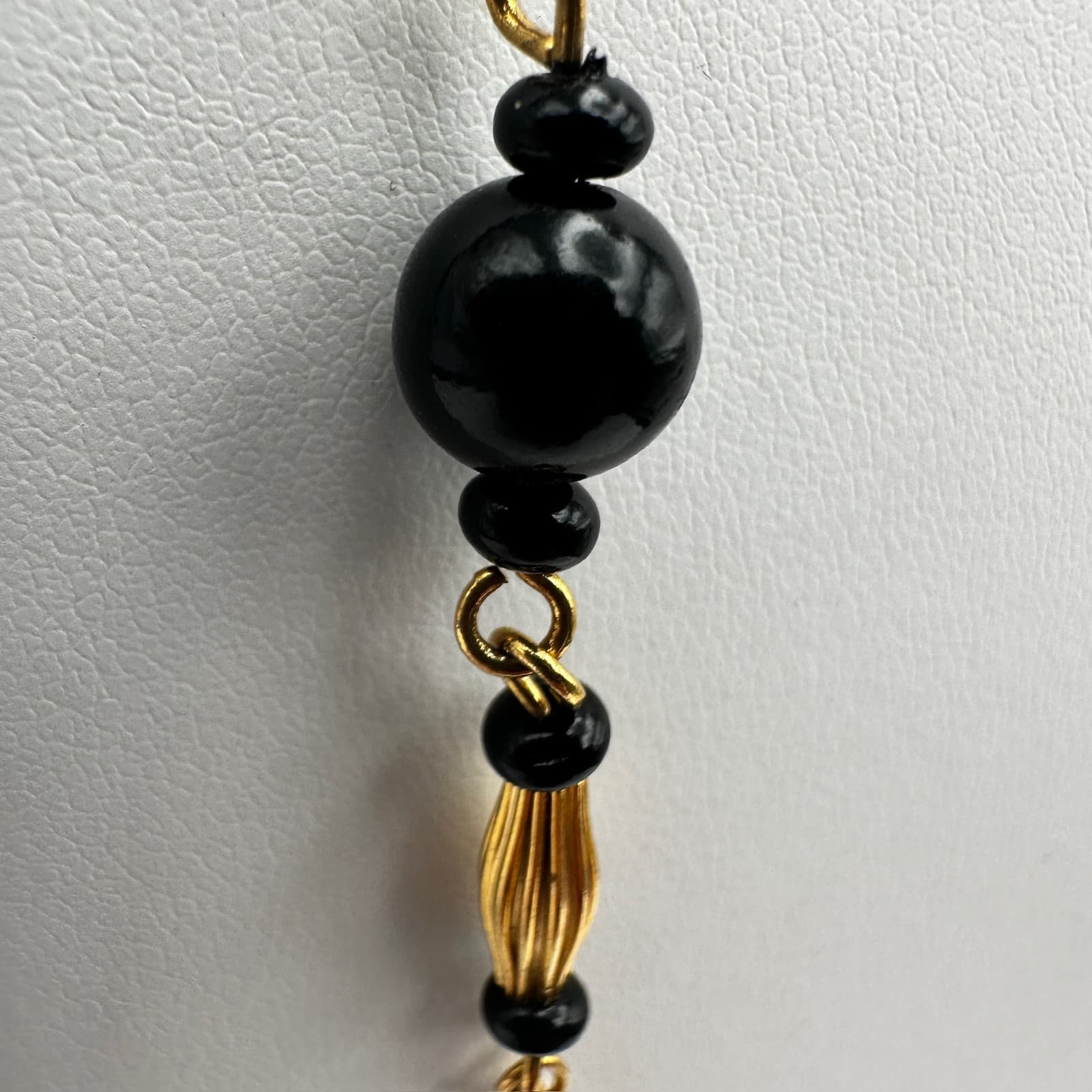Vintage Y2K Black Bead Gold Tone Necklace Filled Chain Women's Jewelry - Thumbnail 3