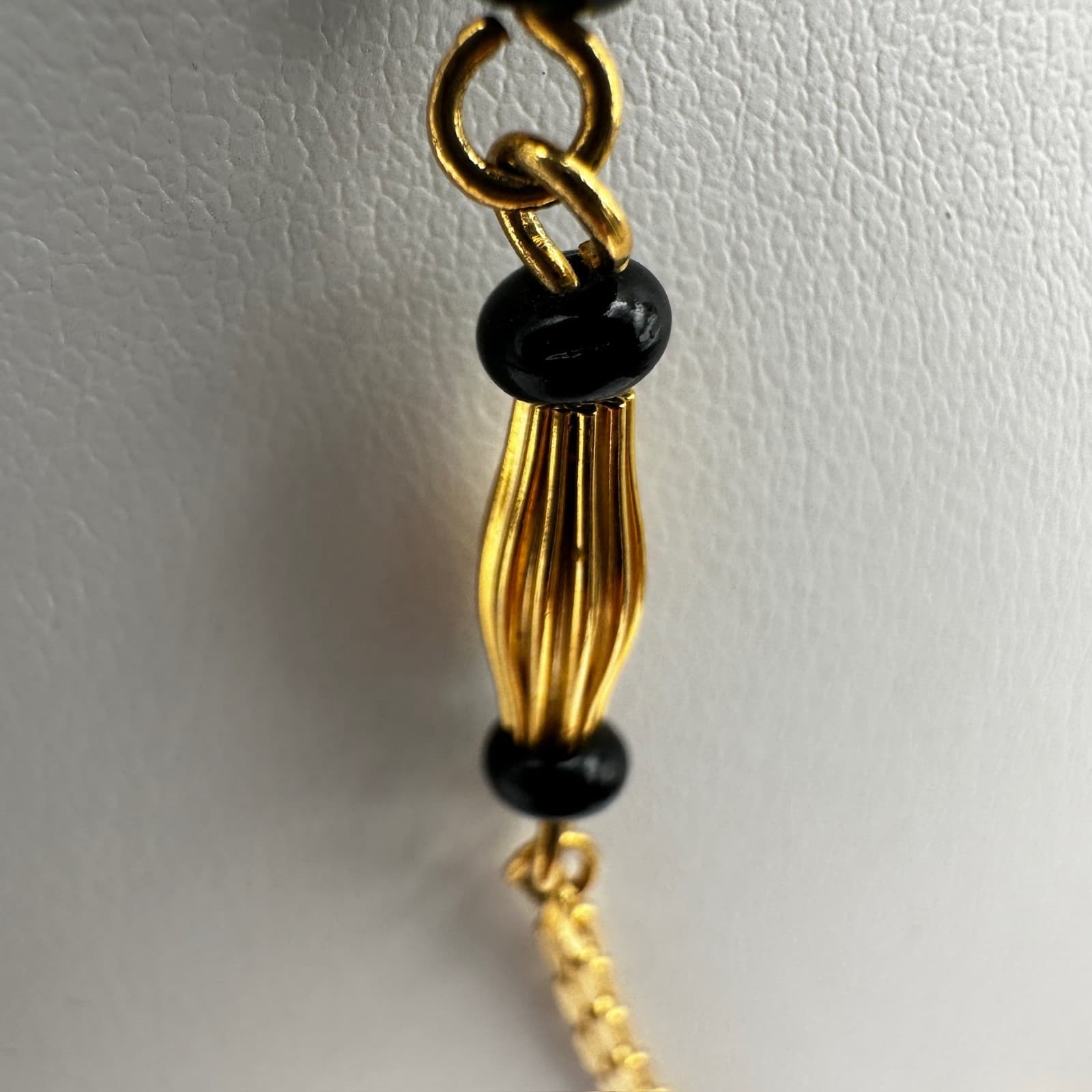 Vintage Y2K Black Bead Gold Tone Necklace Filled Chain Women's Jewelry - Thumbnail 4