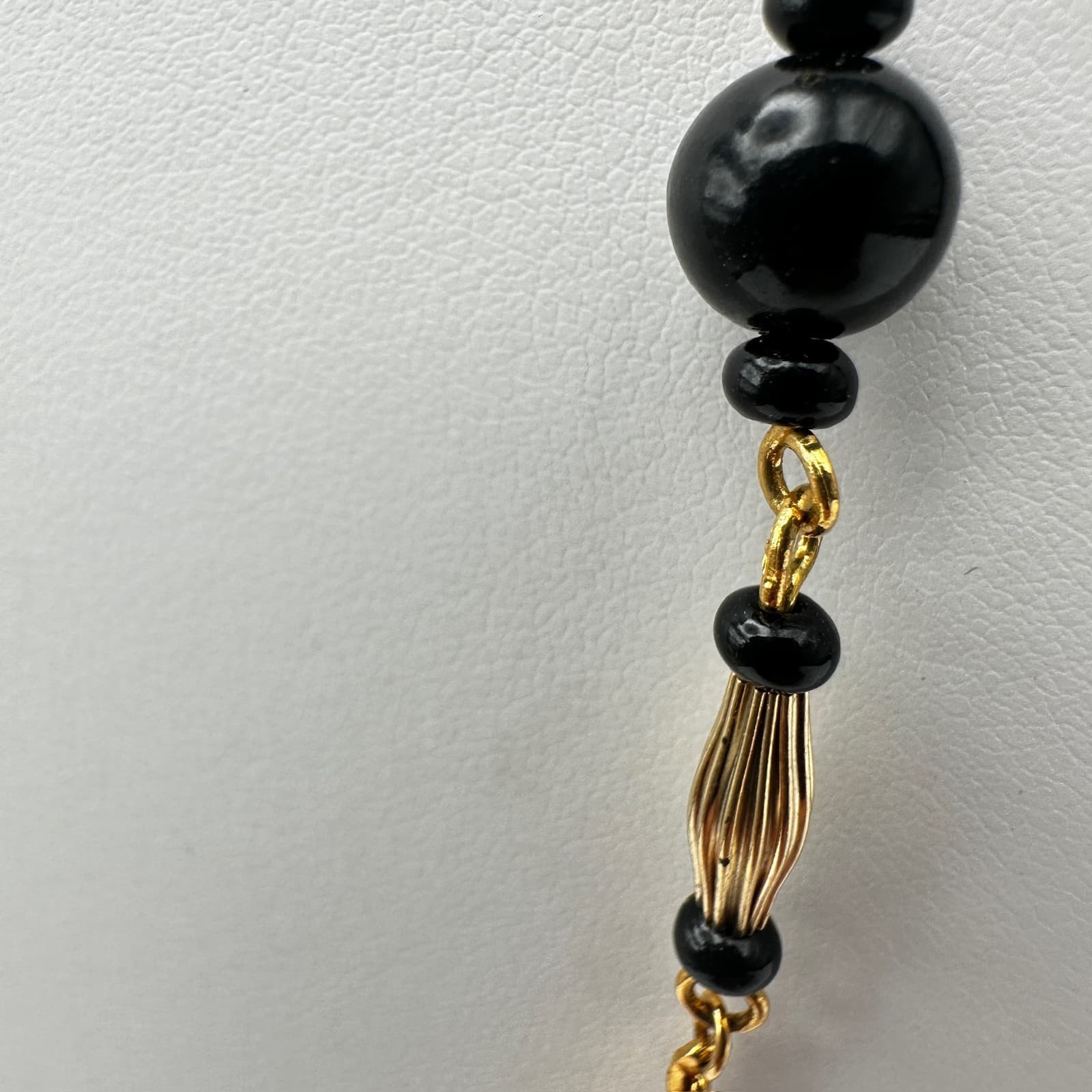 Vintage Y2K Black Bead Gold Tone Necklace Filled Chain Women's Jewelry - Thumbnail 7