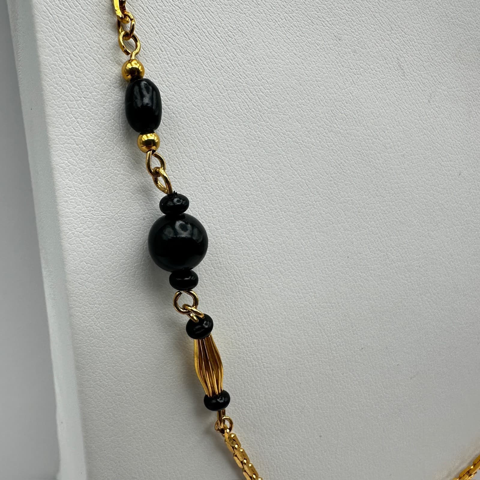 Vintage Y2K Black Bead Gold Tone Necklace Filled Chain Women's Jewelry - Thumbnail 2