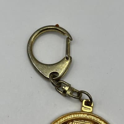 VTG SAP Polyne Paris Souvenir Keychain Gold Tone Eiffel Tower Sacré-Cœur 1992 - Thumbnail 3