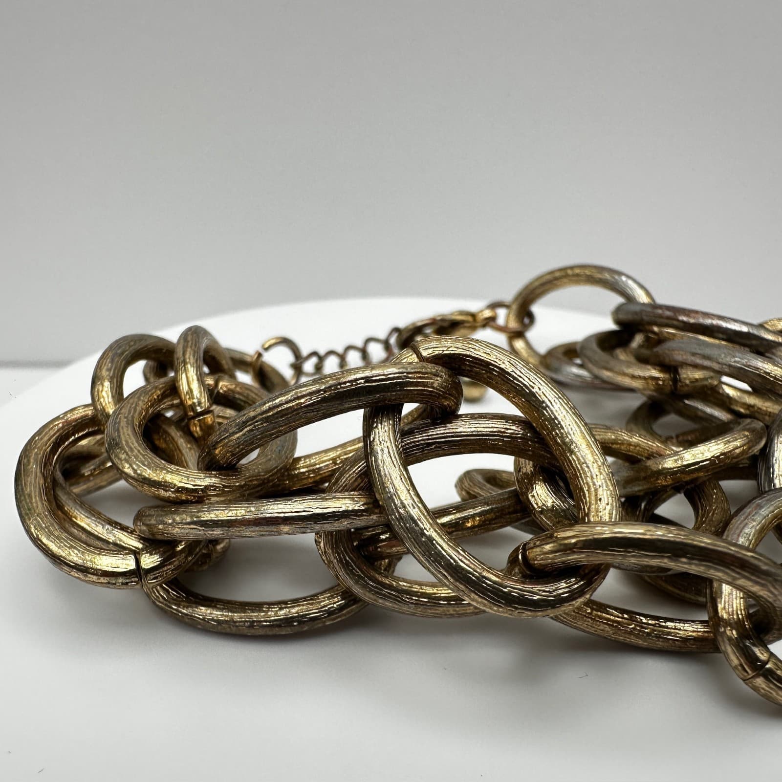 Vintage 80s Gold Tone Chunky Oval Trio-Strand Link Chain Hand Bracelet Jewelry - Thumbnail 3