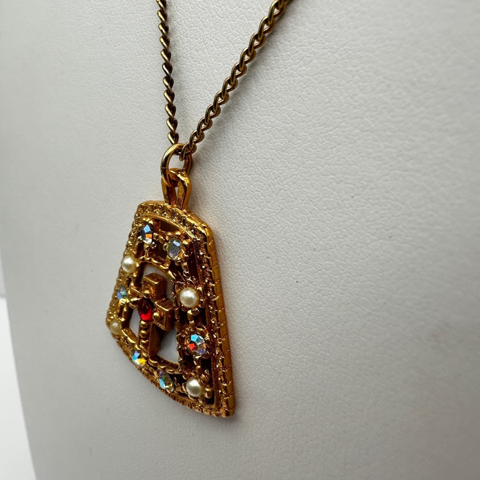 Vintage 90s Gold Tone Cross Pendant Necklace Red AB Rhinestone Faux Pearl - Thumbnail 7