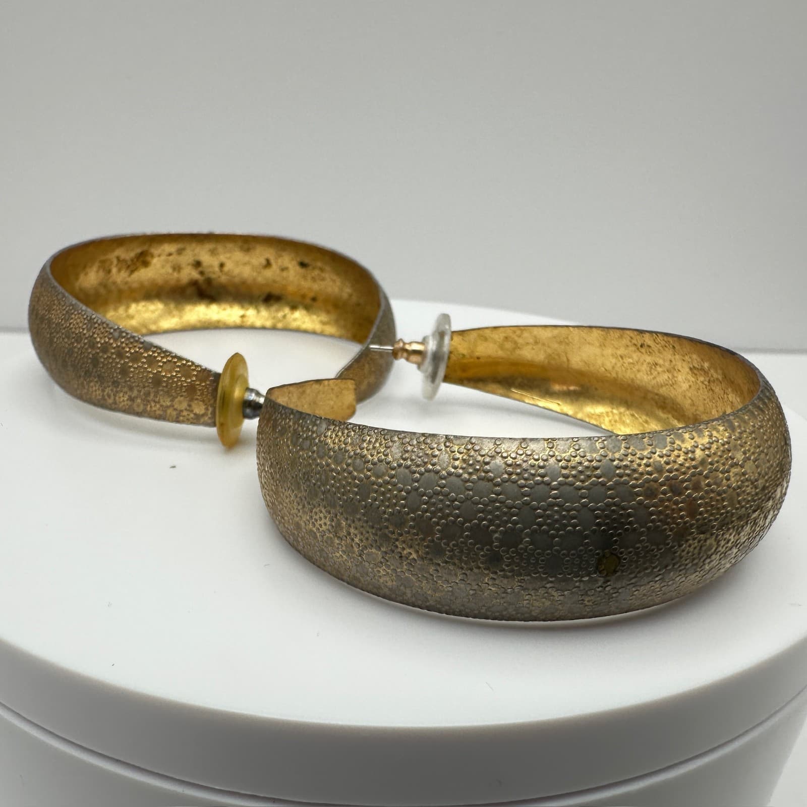 Vintage 80s Gold Tone Textured Hoop Earrings Statement Boho Women's Jewelry - Thumbnail 4