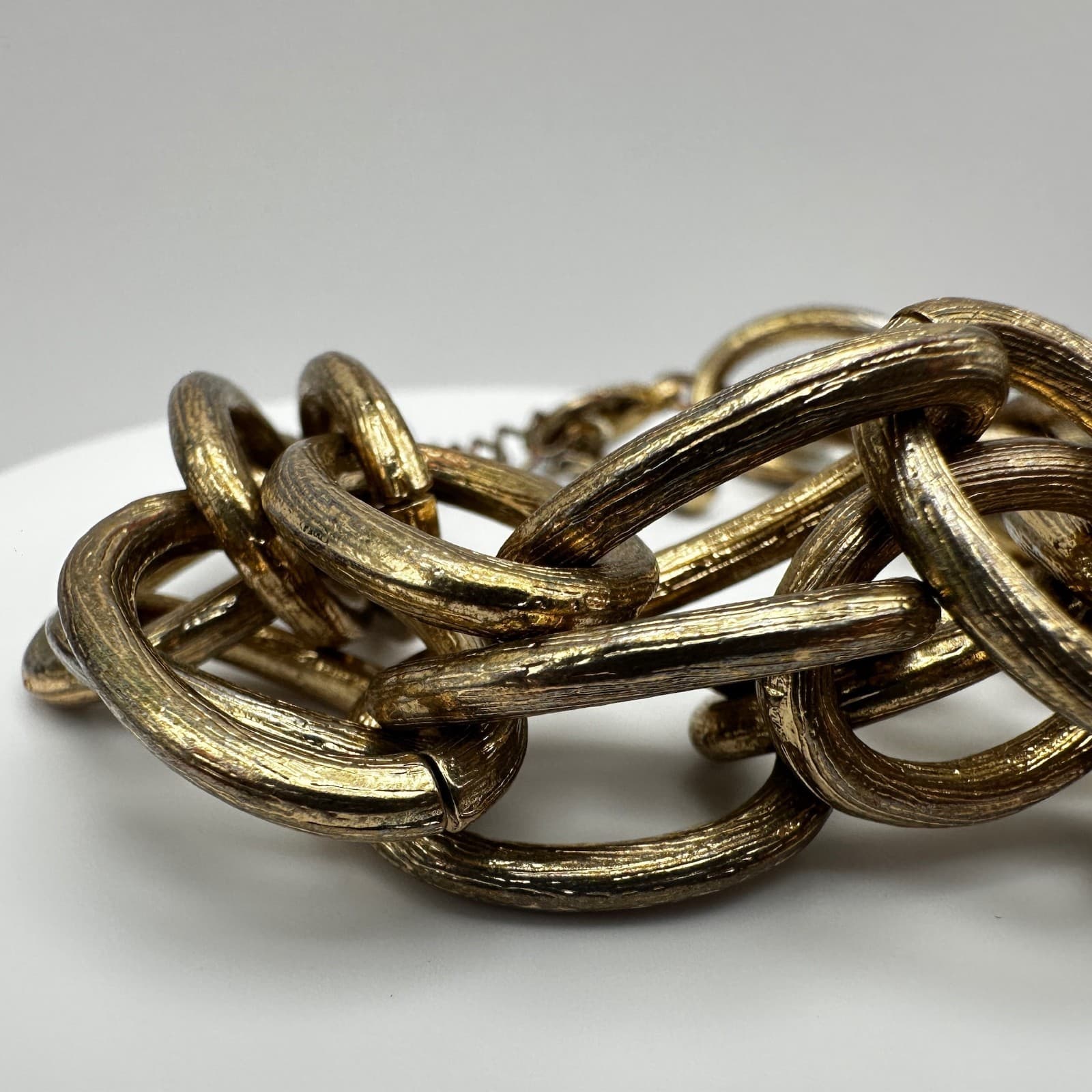 Vintage 80s Gold Tone Chunky Oval Trio-Strand Link Chain Hand Bracelet Jewelry - Thumbnail 4