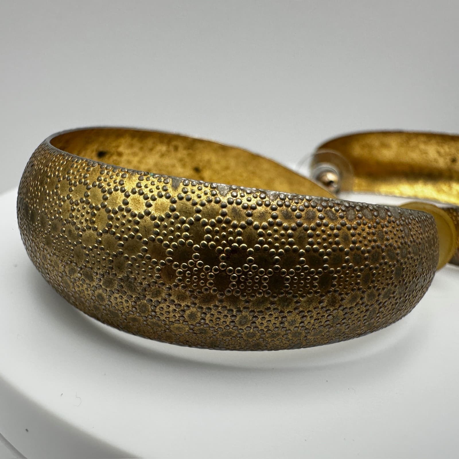 Vintage 80s Gold Tone Textured Hoop Earrings Statement Boho Women's Jewelry - Thumbnail 6