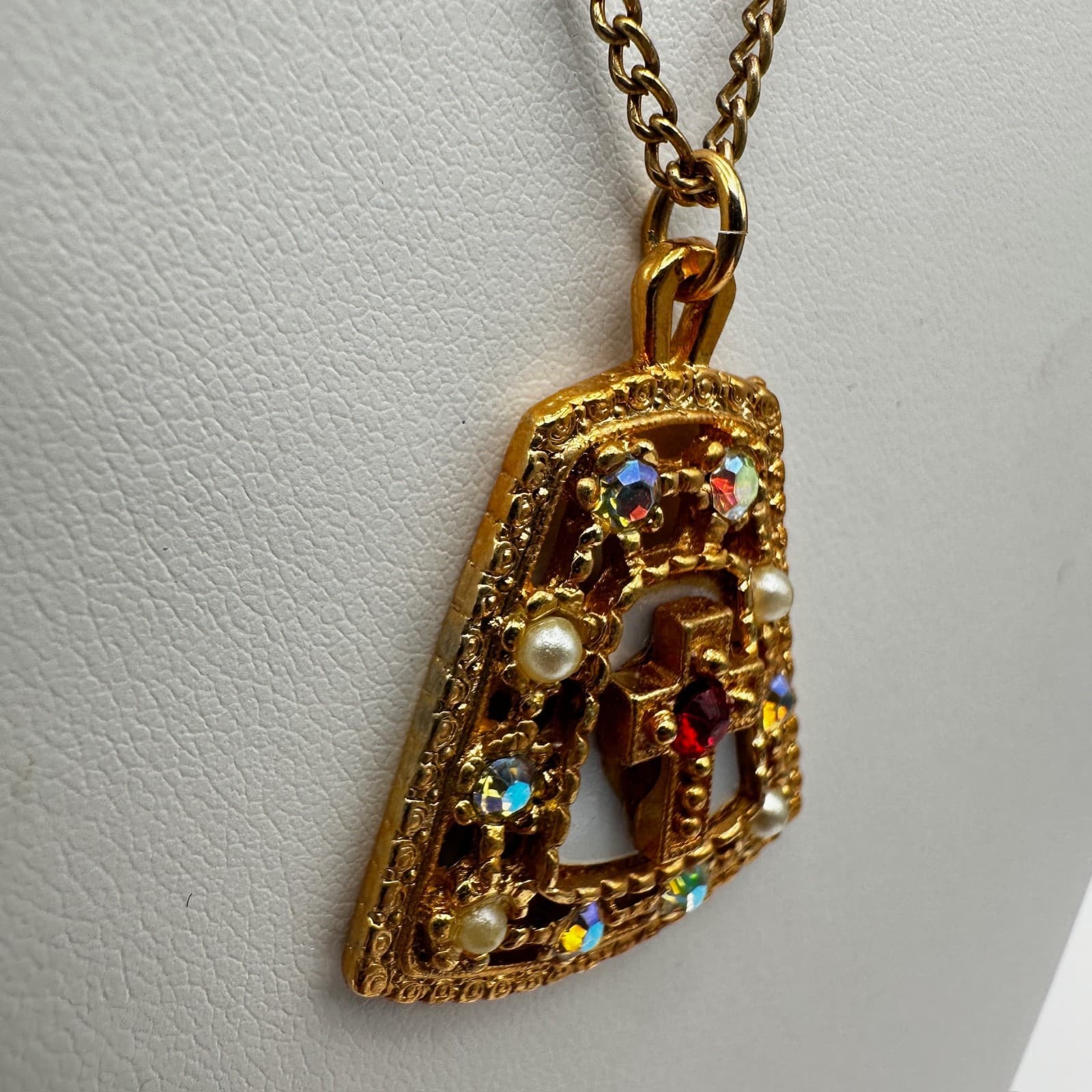 Vintage 90s Gold Tone Cross Pendant Necklace Red AB Rhinestone Faux Pearl - Thumbnail 5