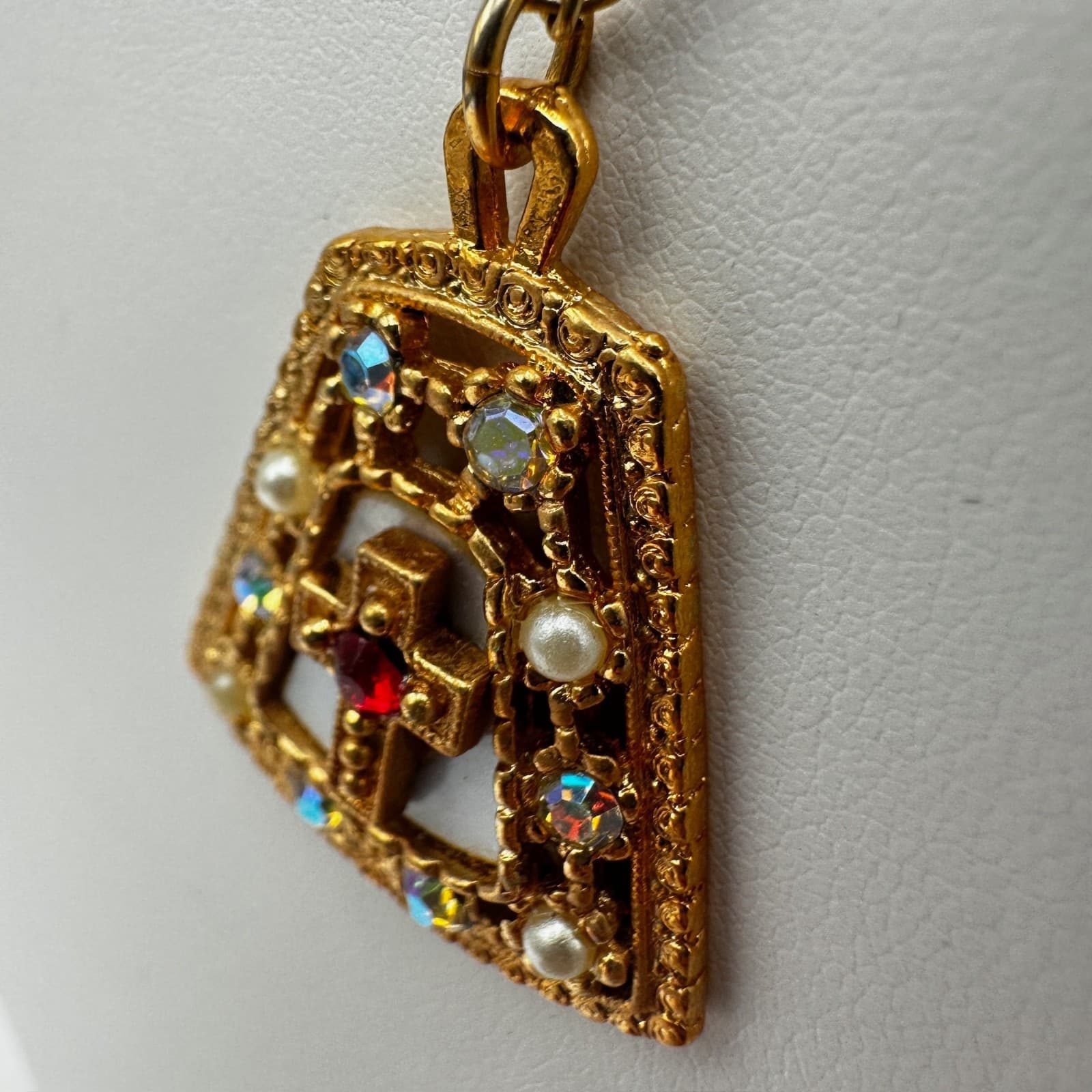 Vintage 90s Gold Tone Cross Pendant Necklace Red AB Rhinestone Faux Pearl - Thumbnail 10