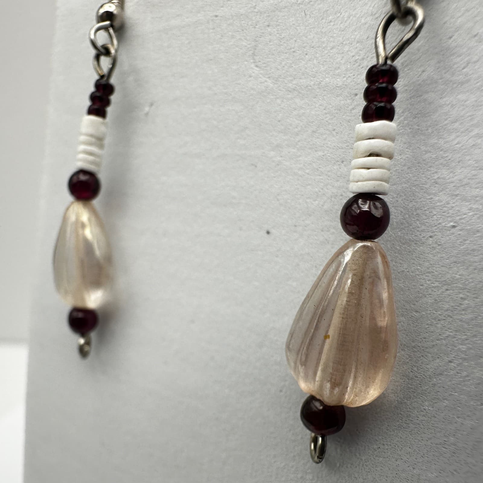 VTG 90s Boho Beaded Dangle Jewelry Earrings Silver Tone Burgundy White Tear Drop - Thumbnail 5